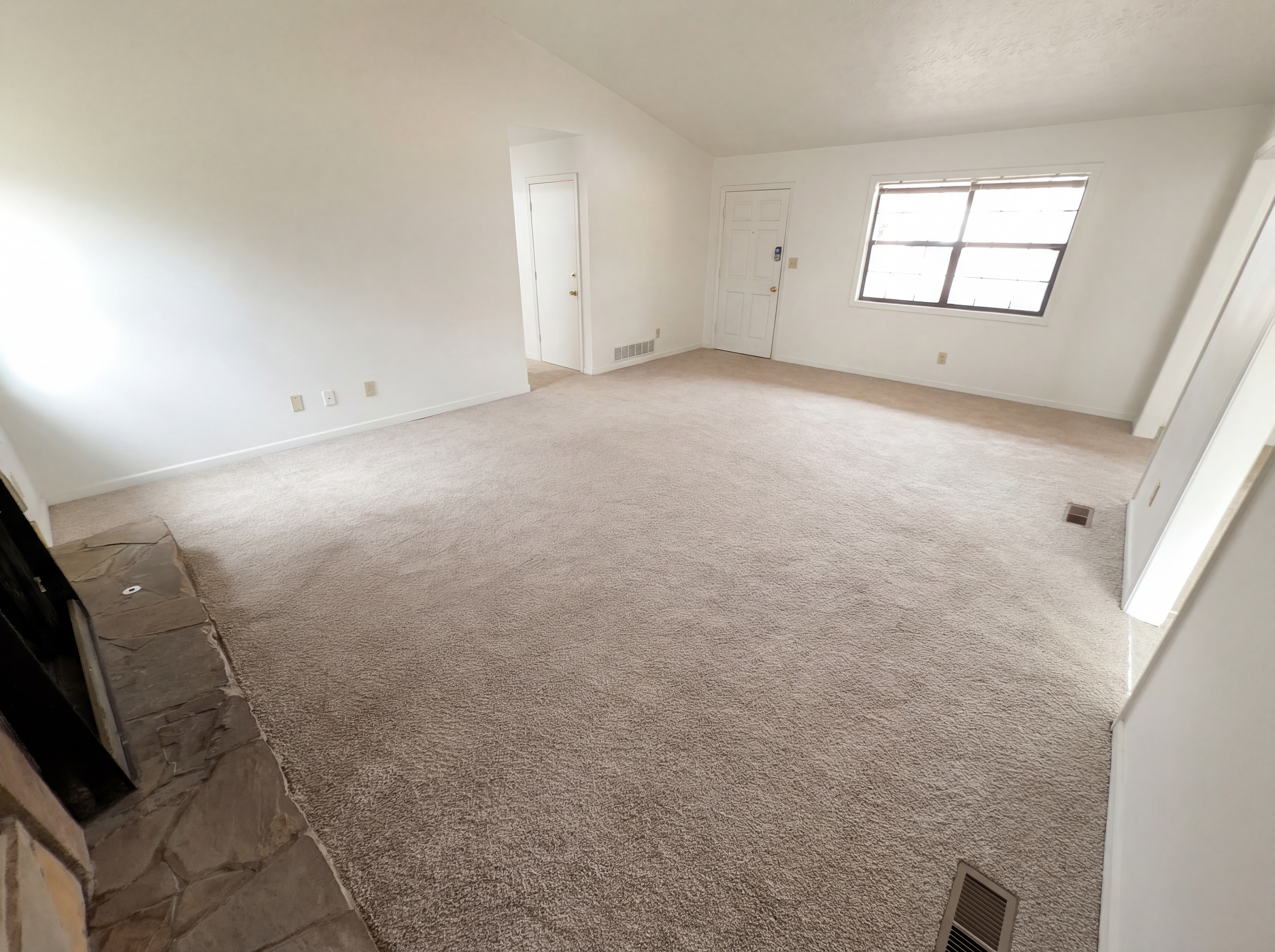Photo 7 of 22 of 4400 Red Cedar Ct, Stone Mountain, GA