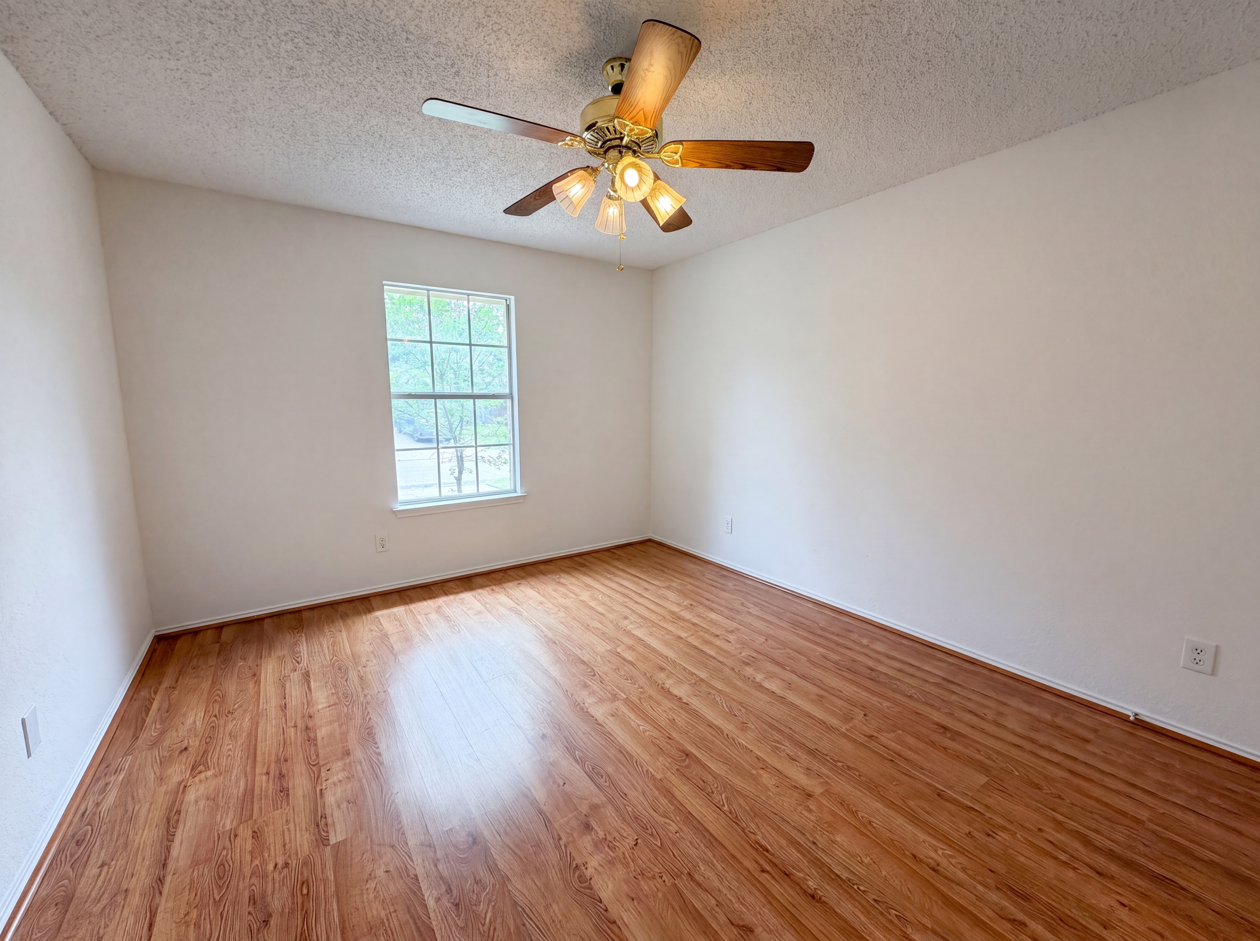 Photo 10 of 16 of 1233 Windy Meadows Dr, Burleson, TX