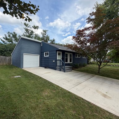 Property photo 1 of 2590 Swansea Rd