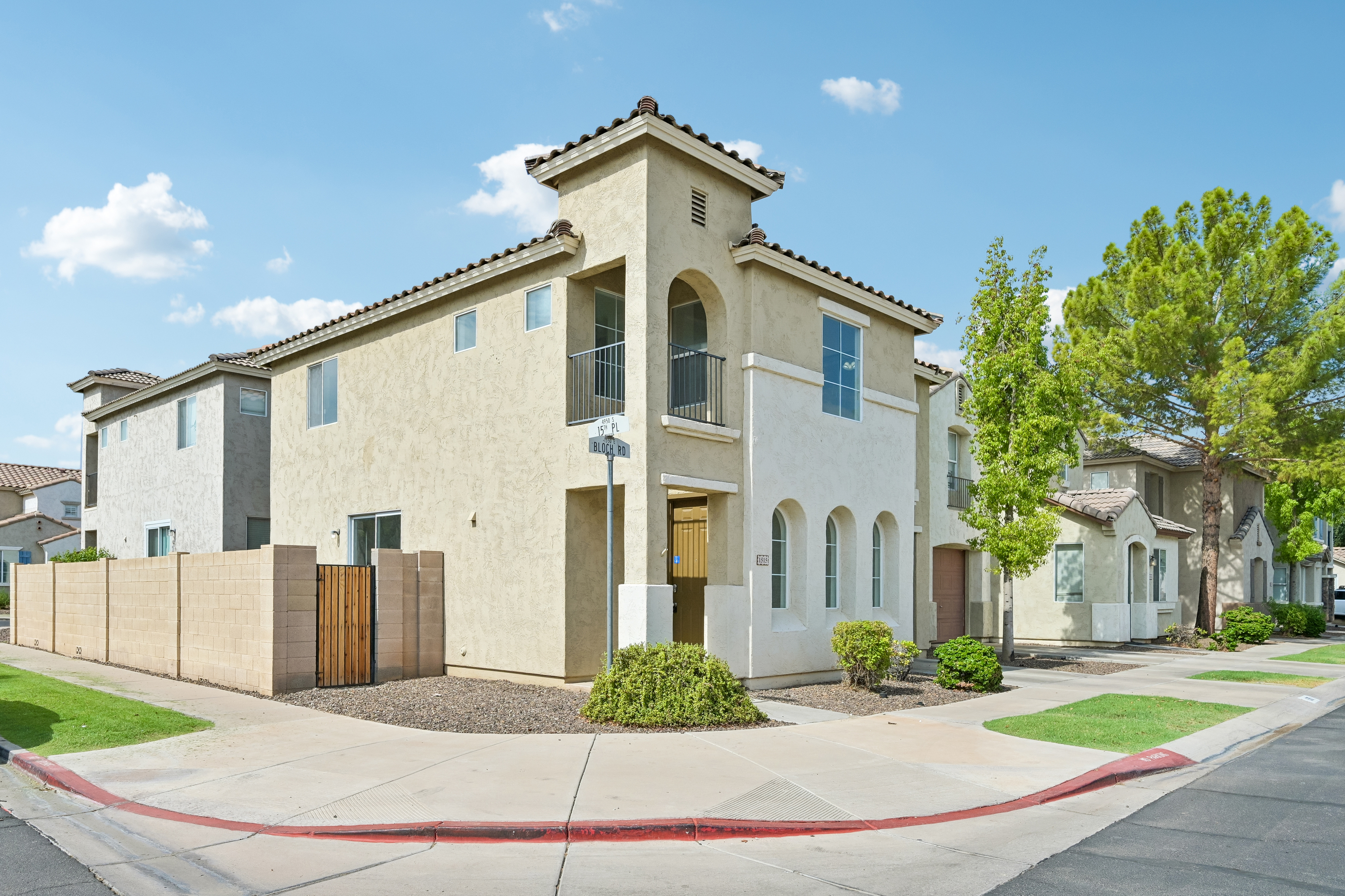 Photo 5 of 50 of 1515 E Bloch Rd, Phoenix, AZ