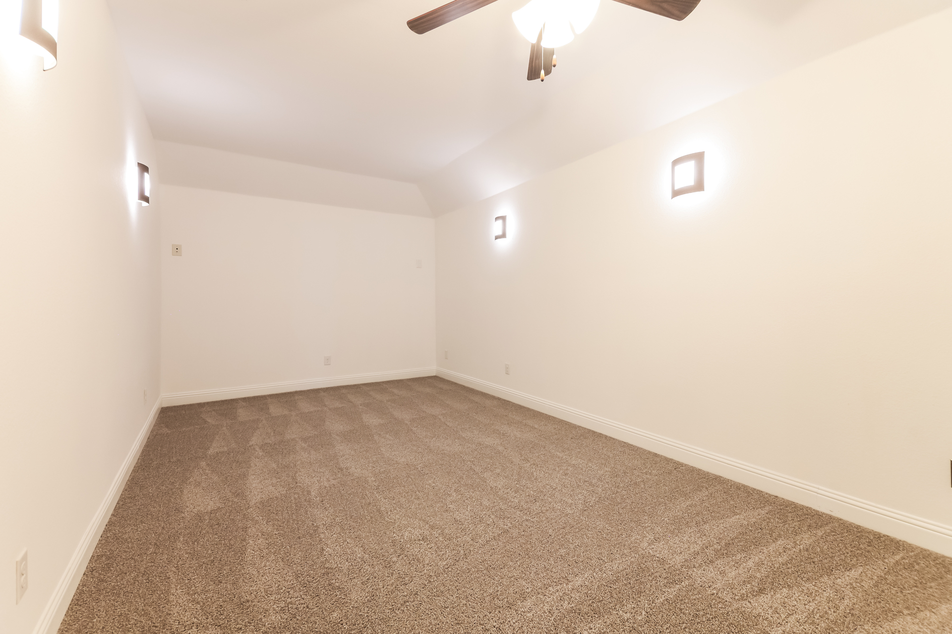 Photo 14 of 22 of 10812 Marble Falls Pl, McKinney, TX