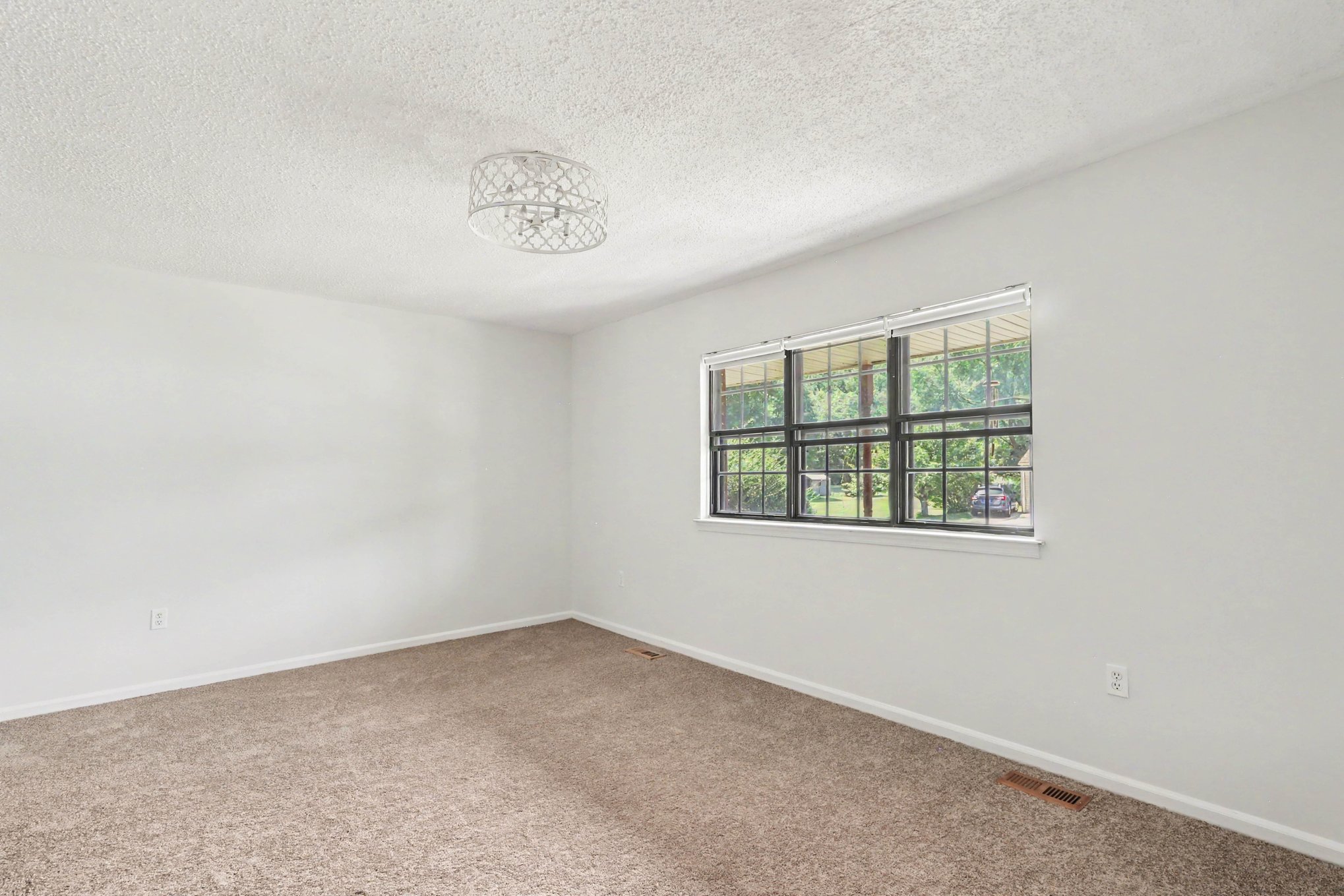 Photo 16 of 54 of 737 Fox Chase Cir, Bear, DE