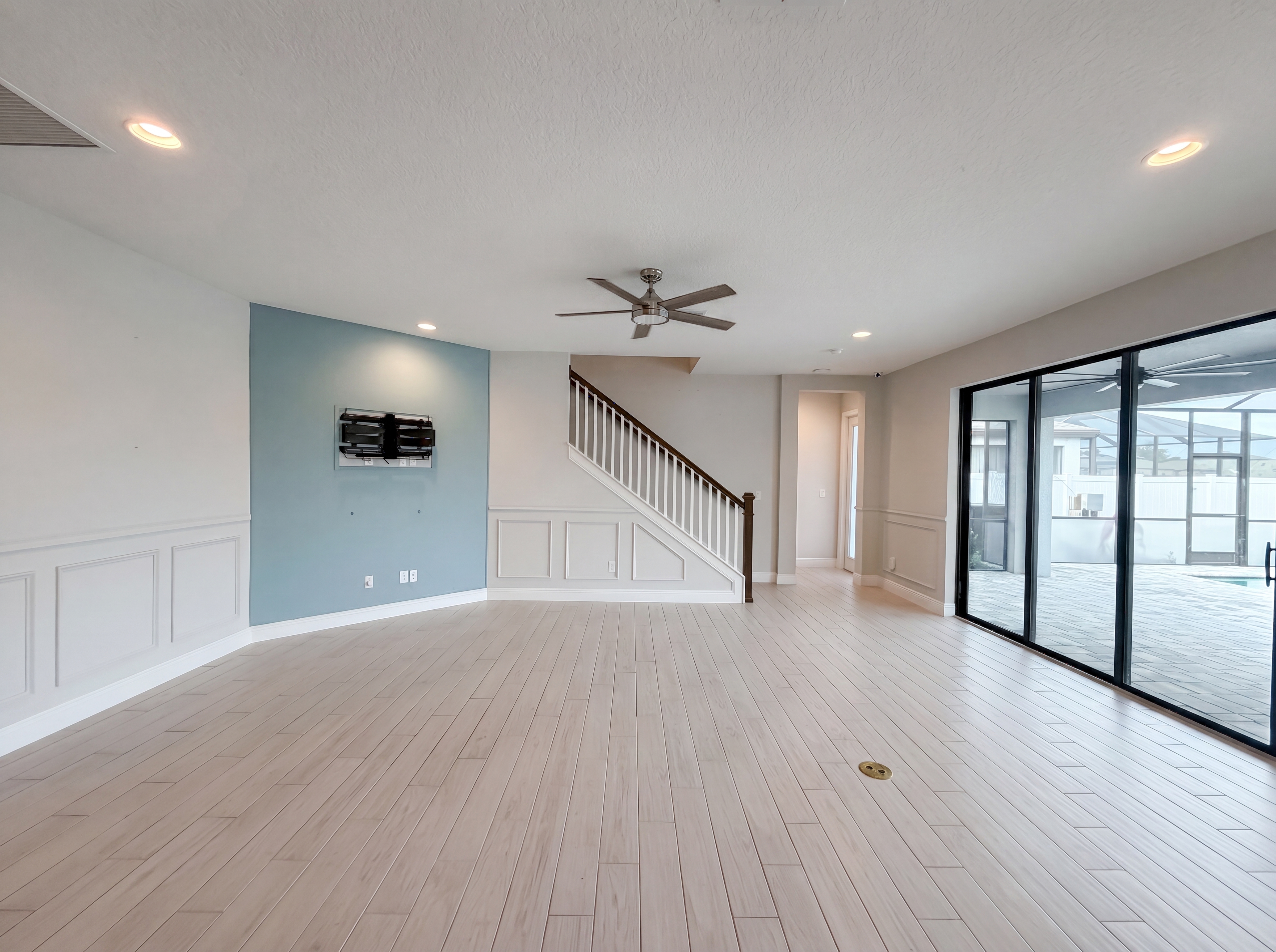 Photo 3 of 25 of 13176 Twin Bridges Dr, Riverview, FL