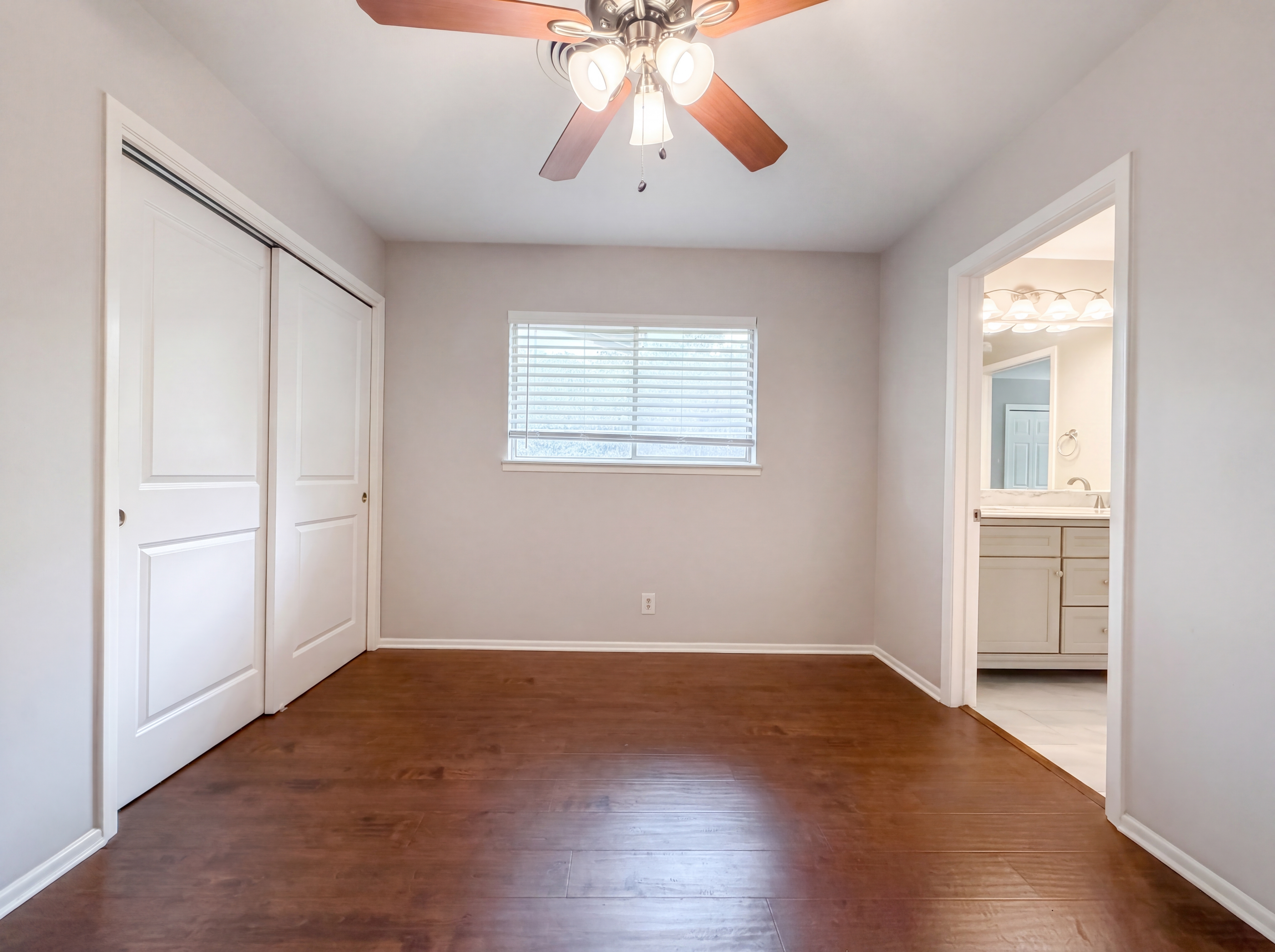 Photo 4 of 16 of 1118 Melissa Dr, San Antonio, TX
