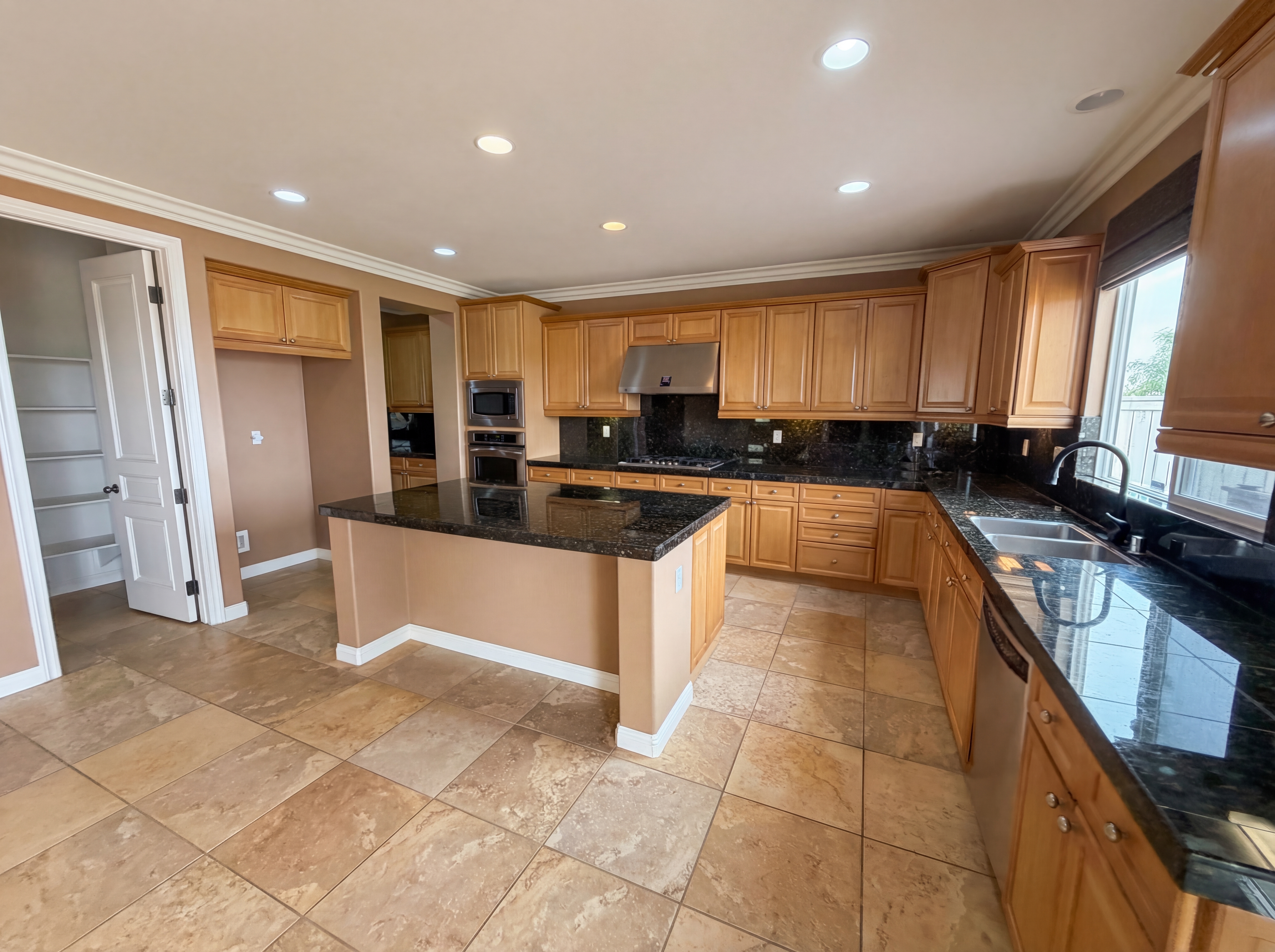 Photo 2 of 60 of 23 Plaza Modena, Lake Elsinore, CA