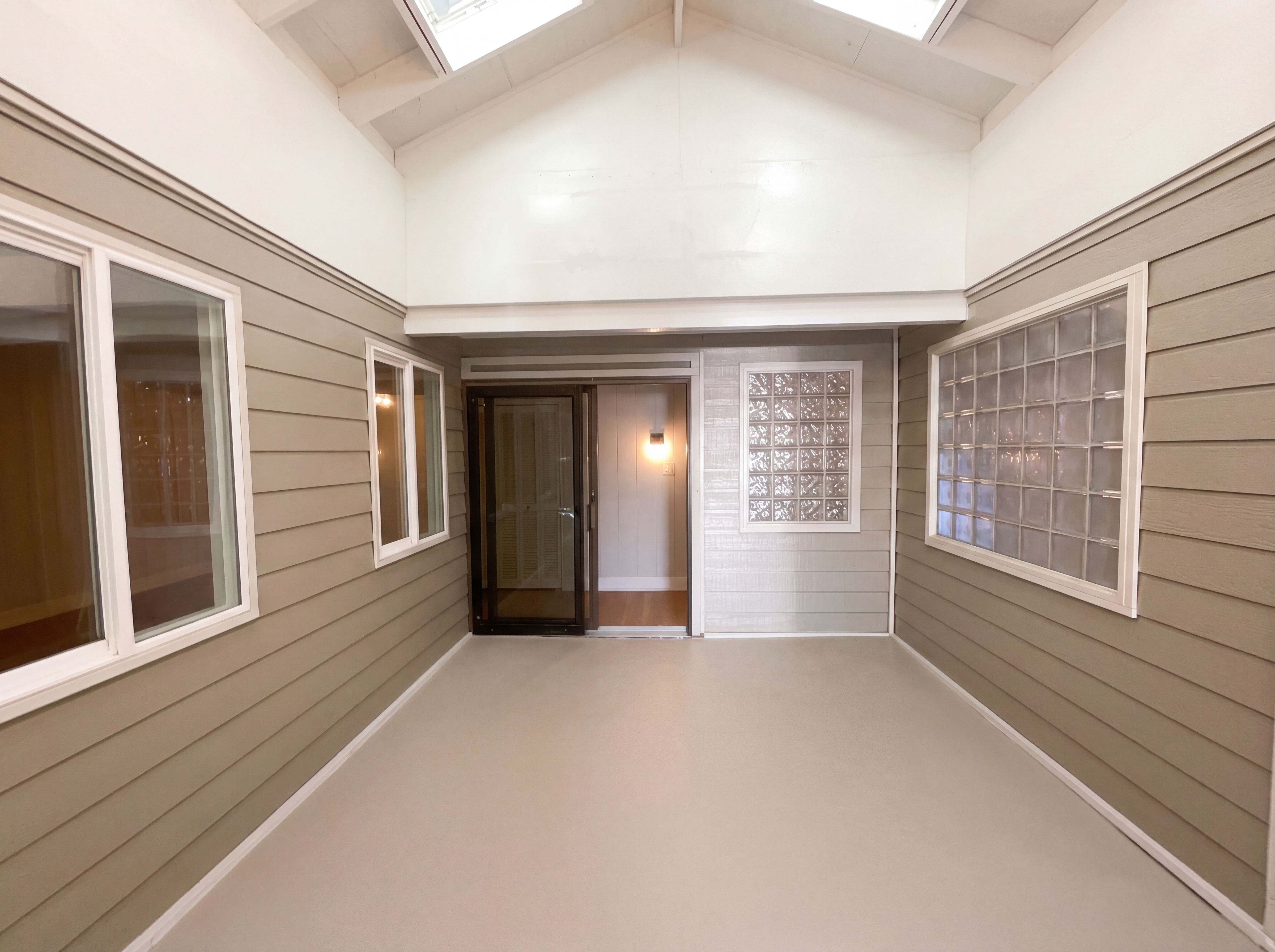 Photo 10 of 36 of 2361 Oakmont Dr, San Bruno, CA