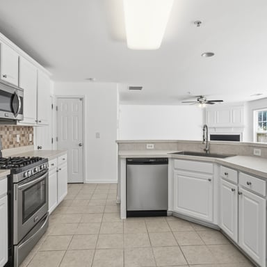 Property photo 2 of 313 Balaban Cir