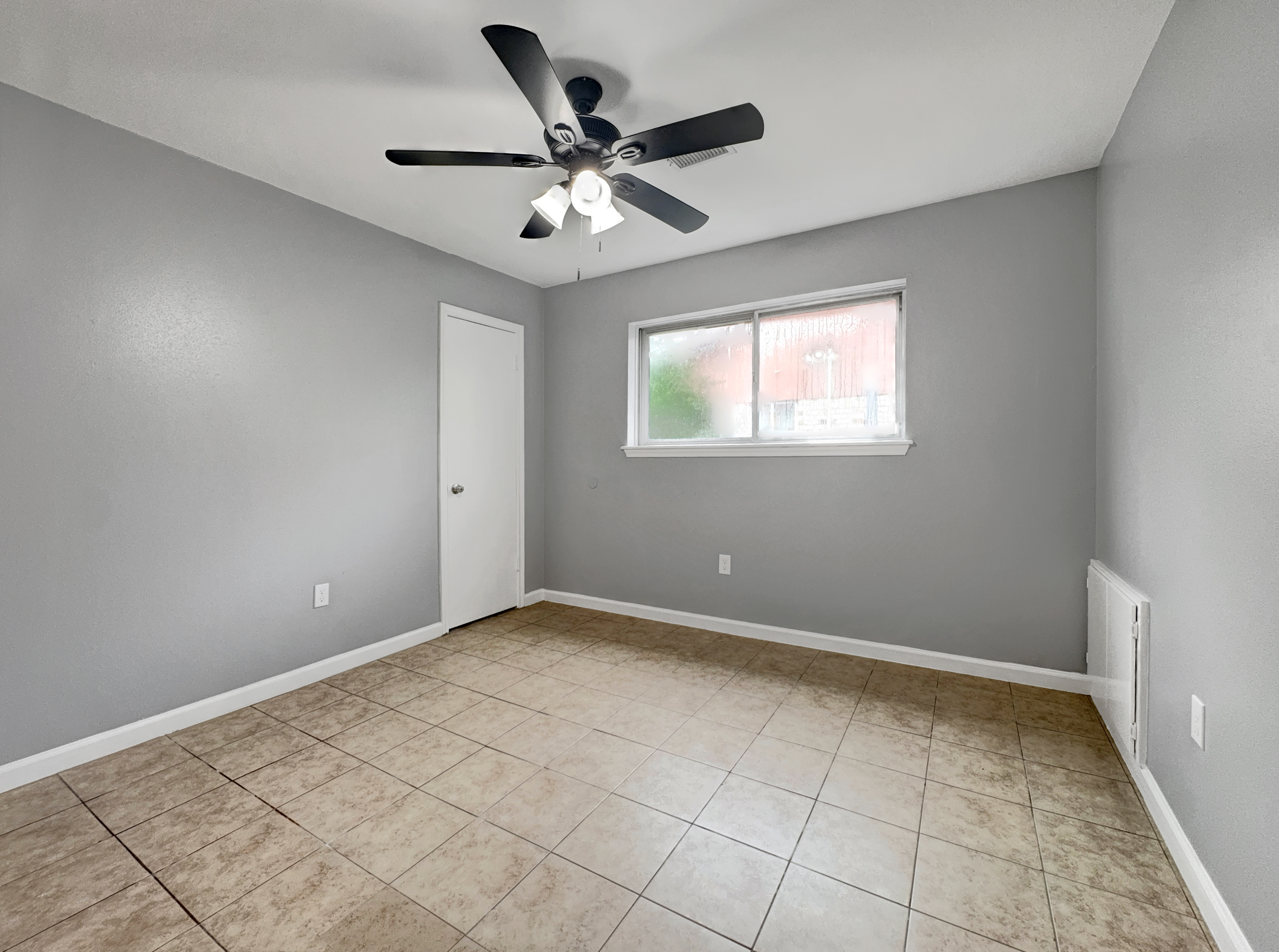 Photo 4 of 16 of 2103 Williamsburg Ct N, League City, TX
