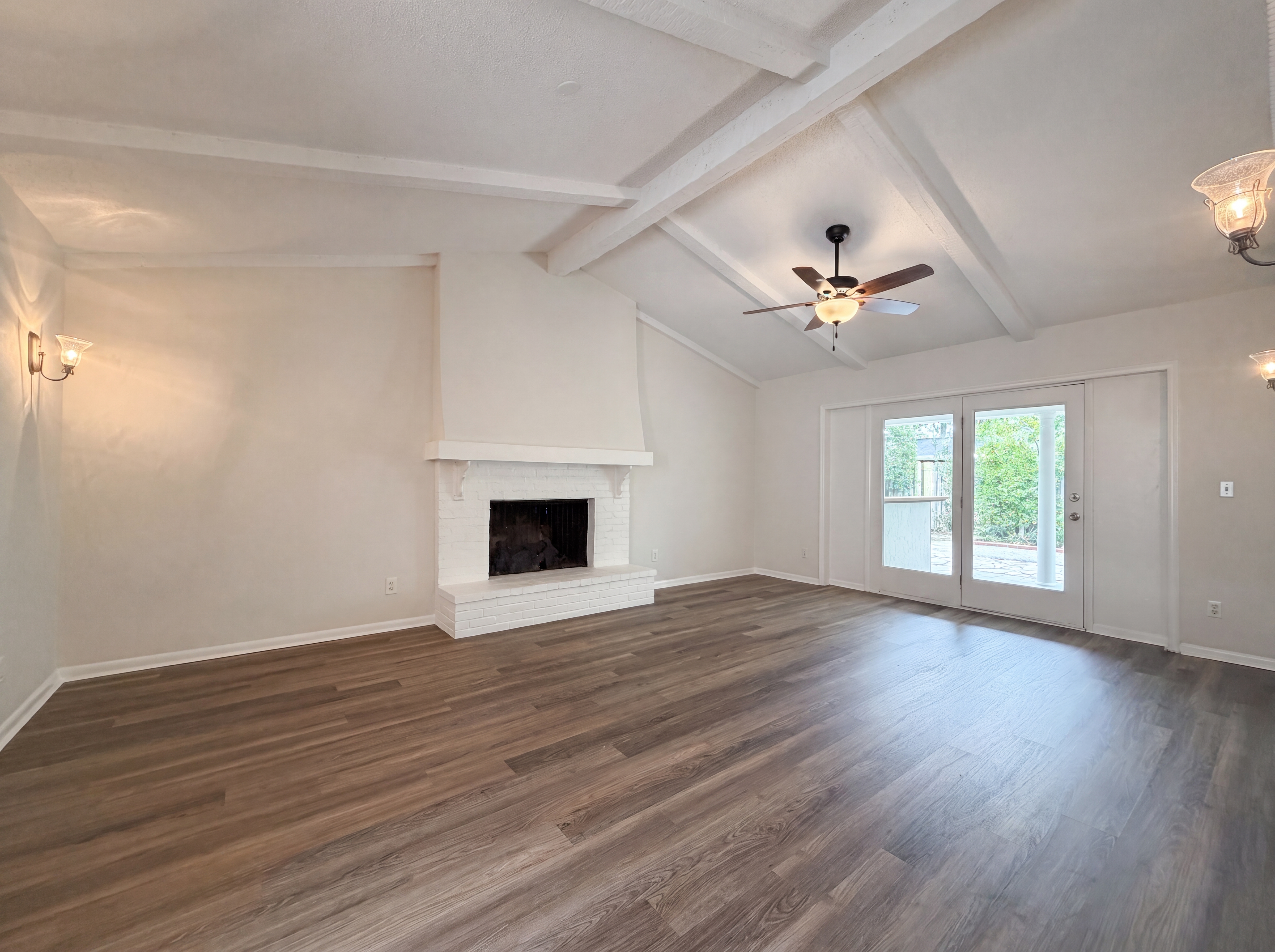 Photo 3 of 29 of 4412 Travelers Rd, Jacksonville, FL