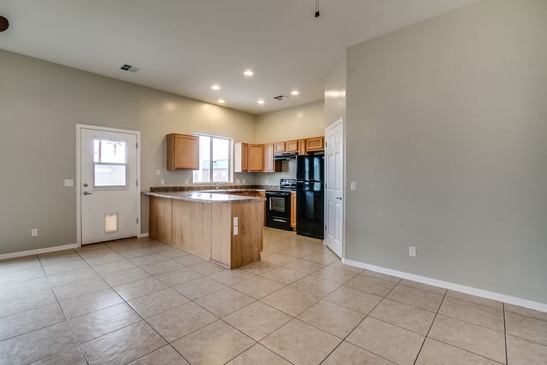 Photo 11 of 29 - 623 S 97th Way, Mesa, AZ 85208