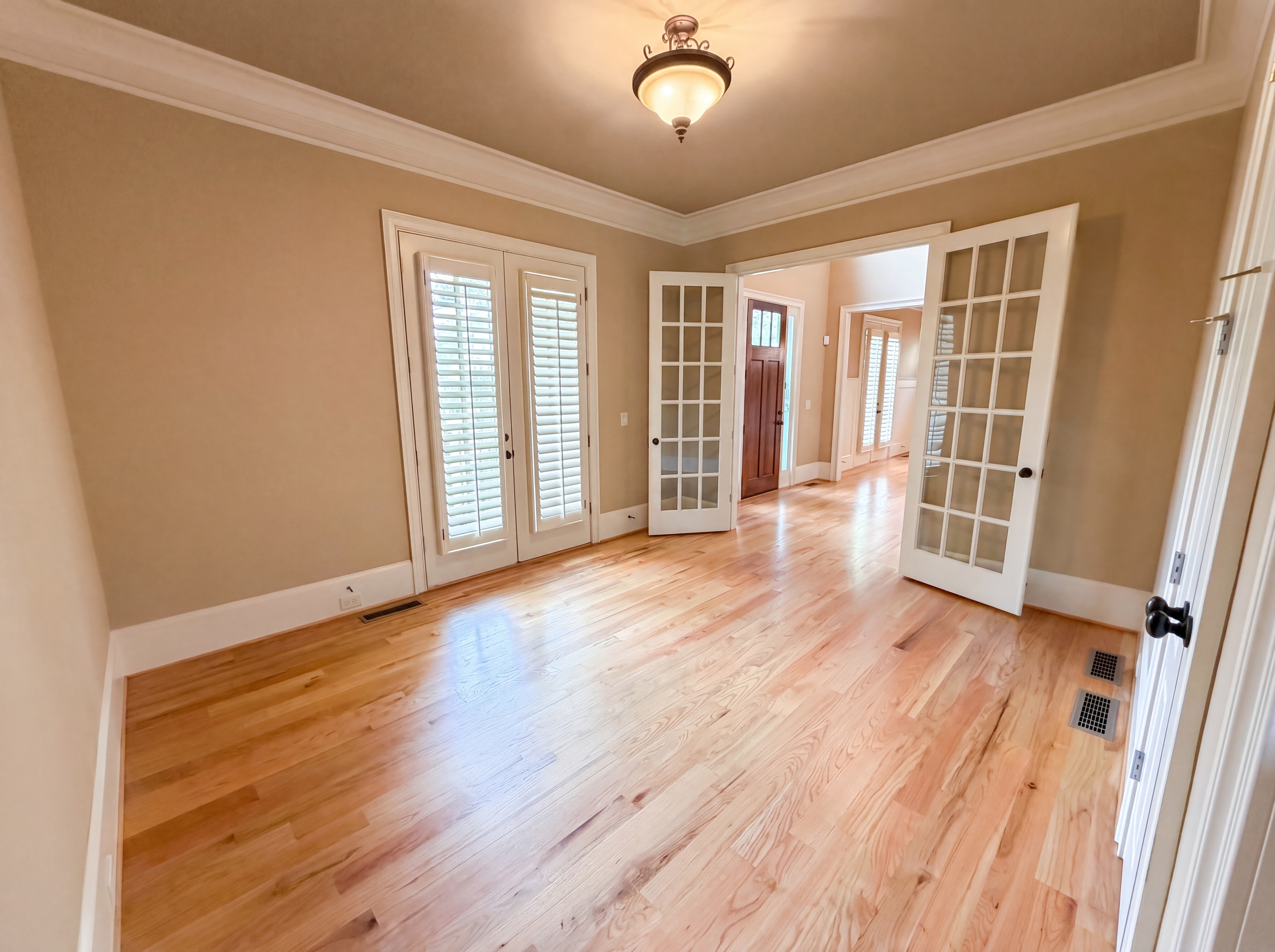 Photo 9 of 71 of 3250 Camellia Ln, Suwanee, GA
