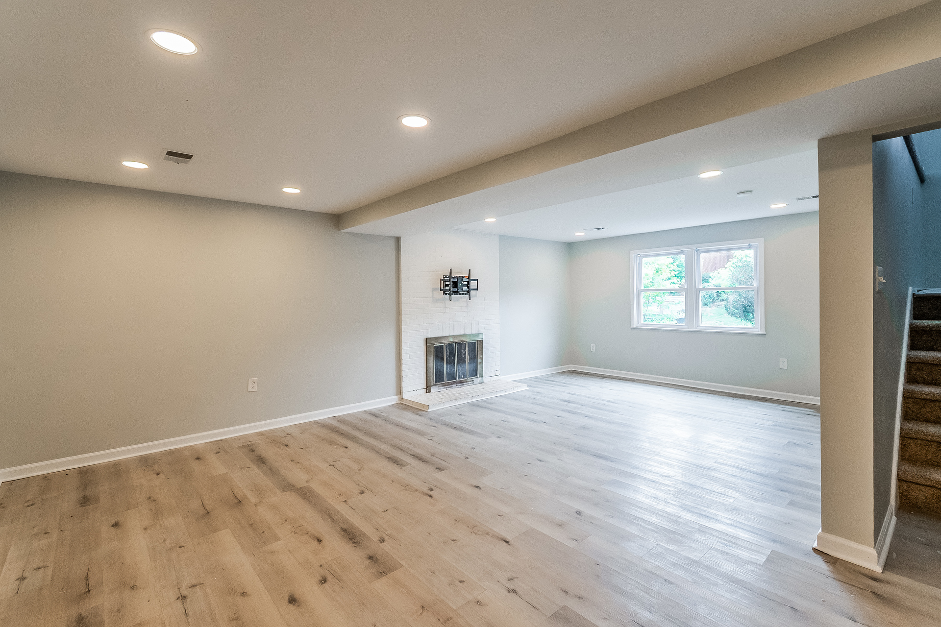 Photo 3 of 22 of 13449 Nascoby Ln, Woodbridge, VA