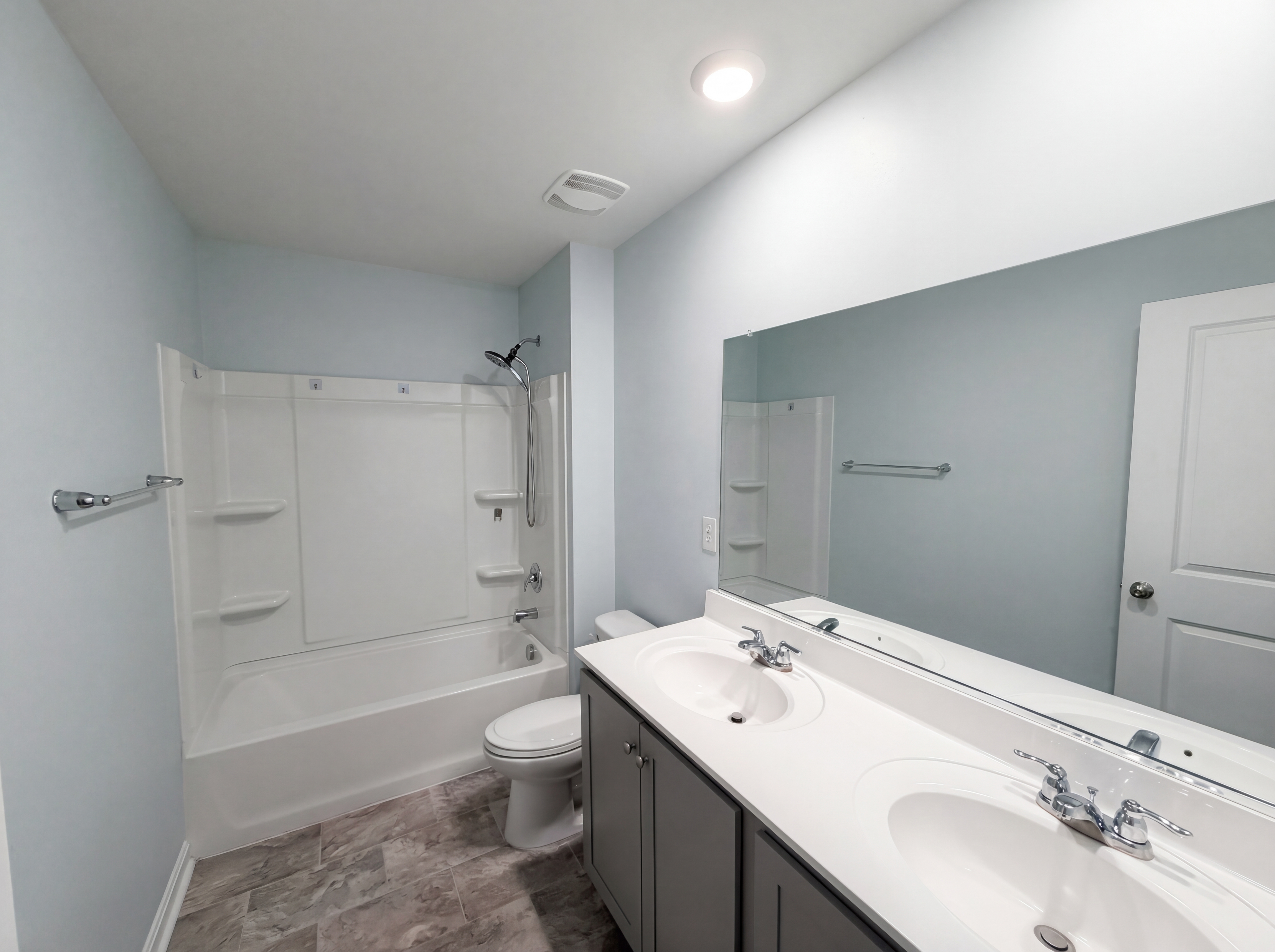 Photo 6 of 22 of 6454 Faulkner Dr, North Chesterfield, VA