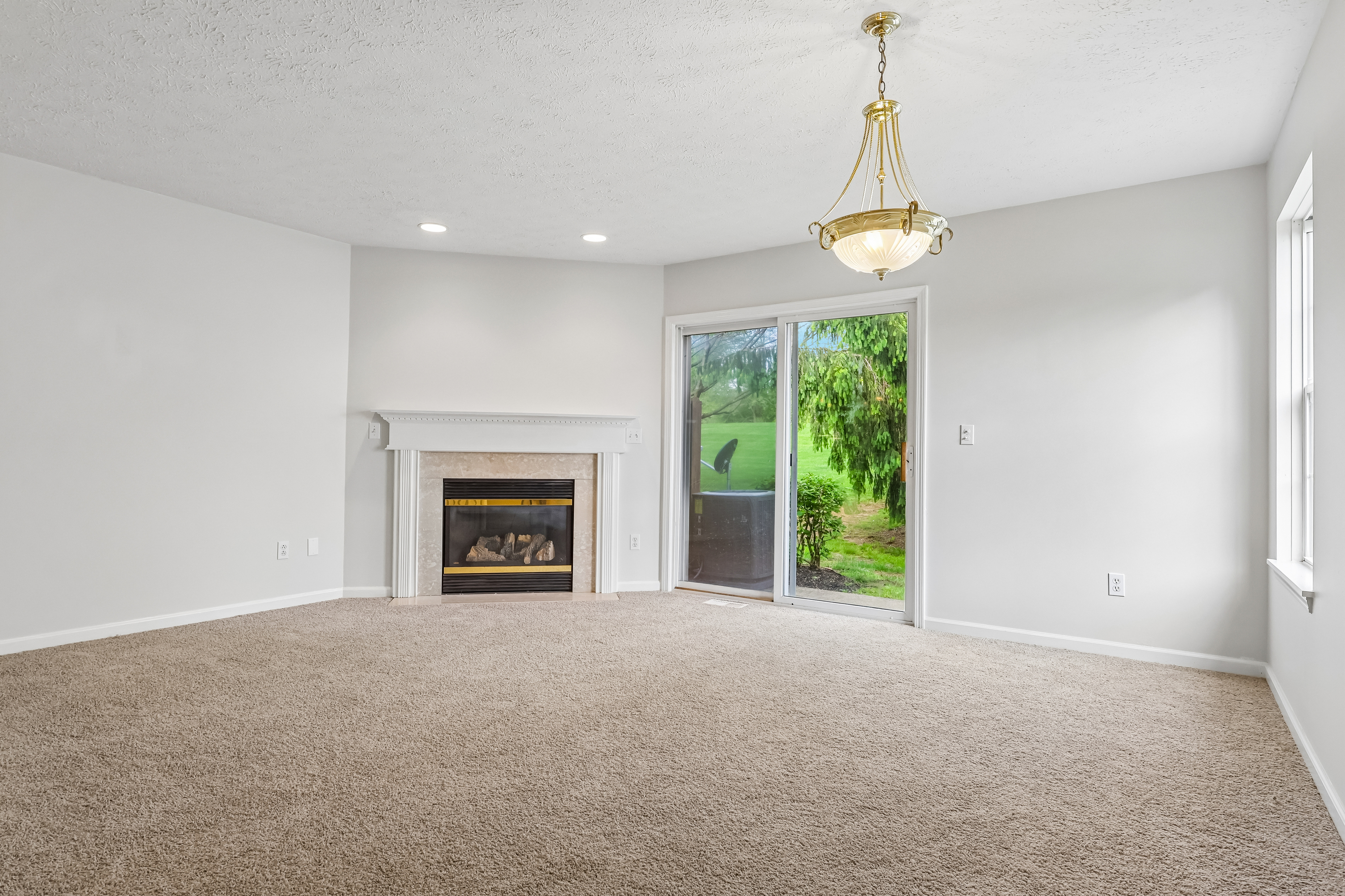 Photo 3 of 27 of 1352 Meadow Run, Copley, OH
