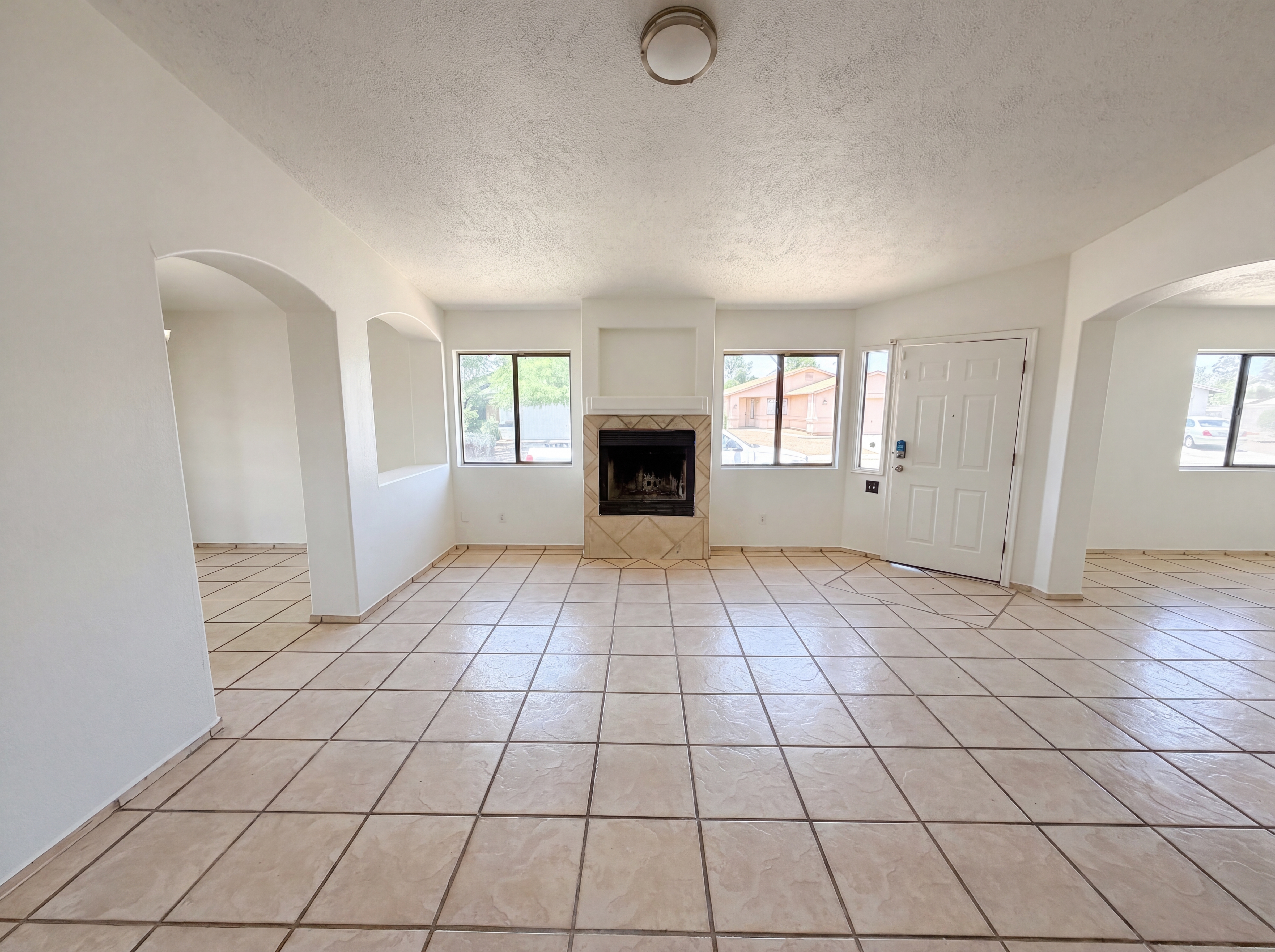 Photo 3 of 20 of 1657 W Wood Crest Ct, Tucson, AZ