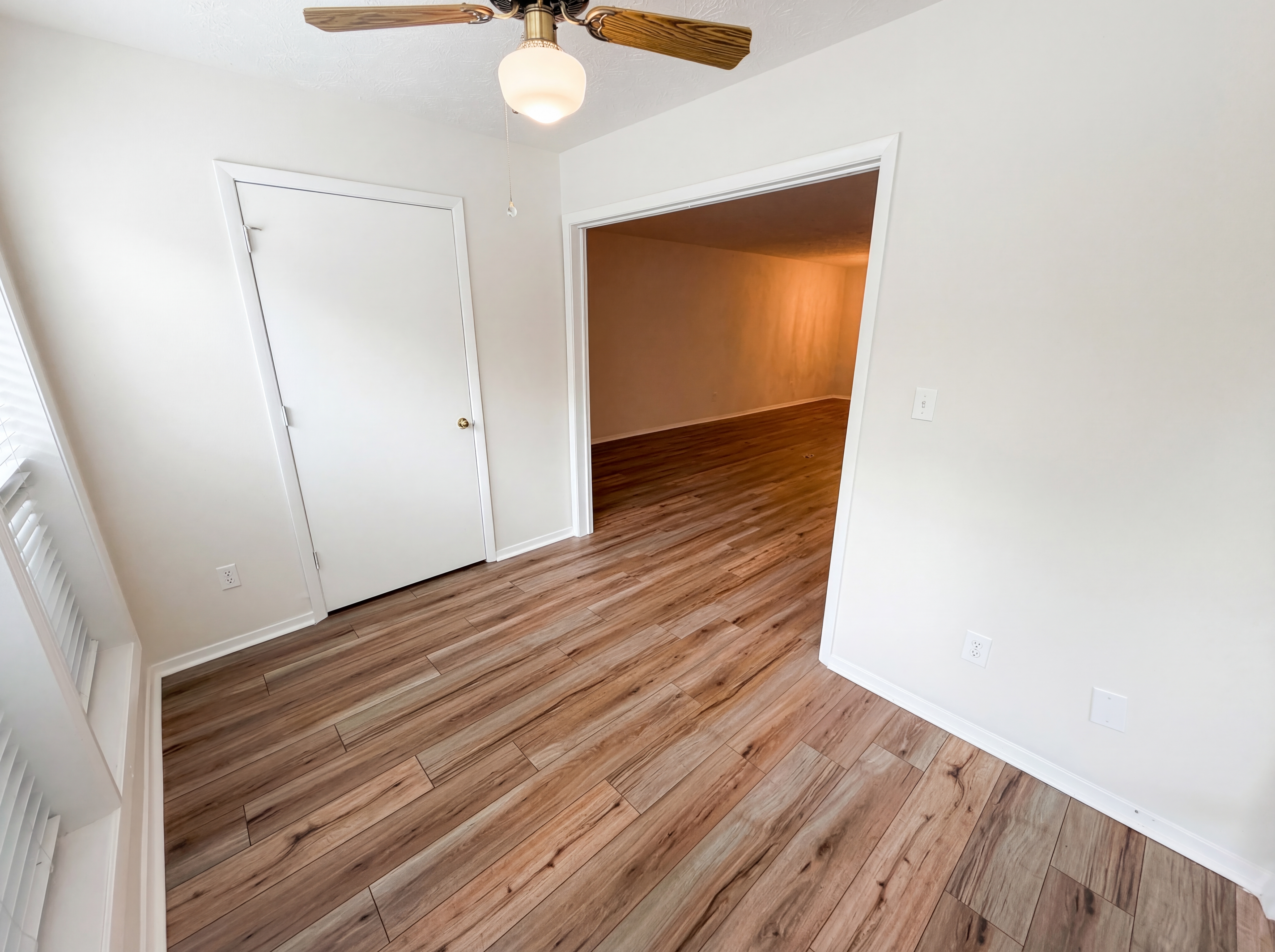 Photo 9 of 24 of 1013 Dunbar Dr, Atlanta, GA