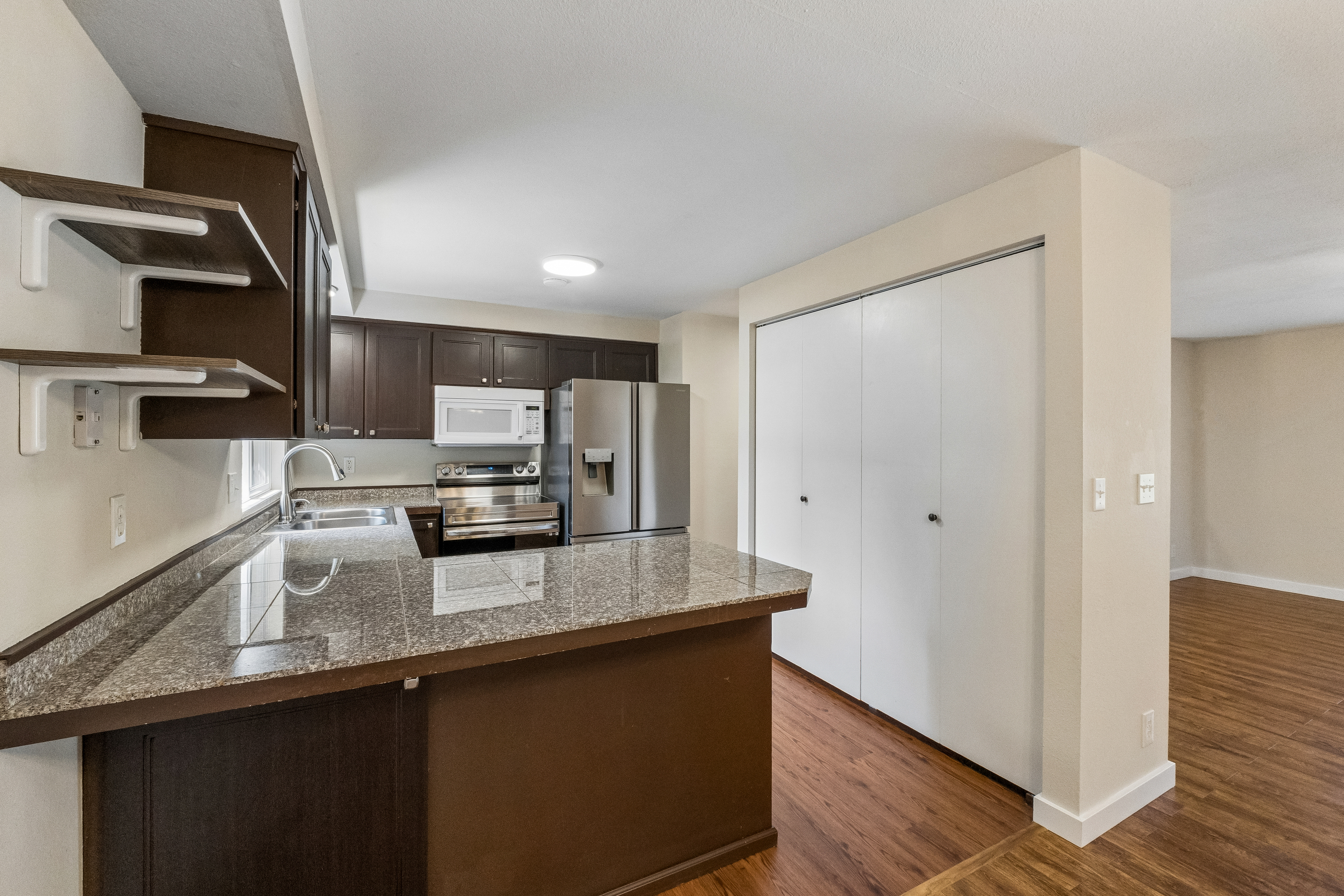 Photo 10 of 35 of 11125 NE 129th St, Kirkland, WA