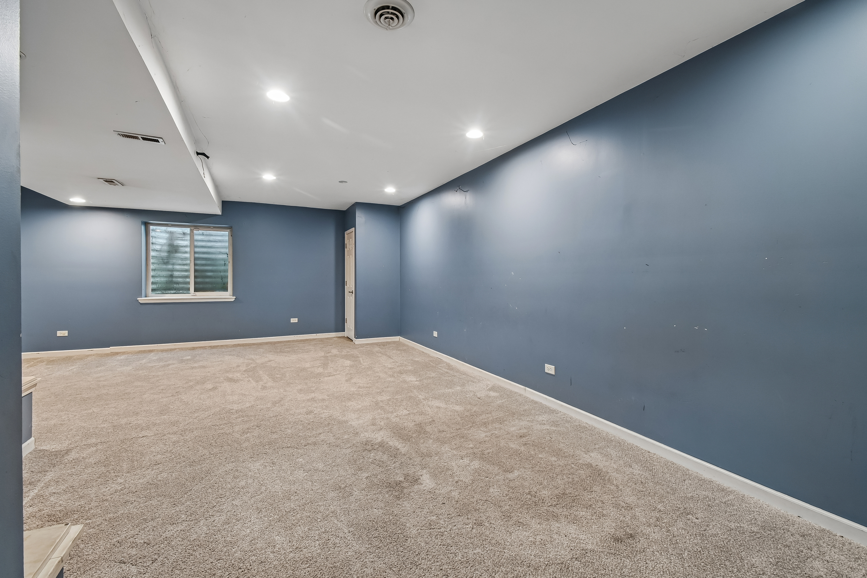 Photo 36 of 69 of 1409 Baltz Dr, Joliet, IL