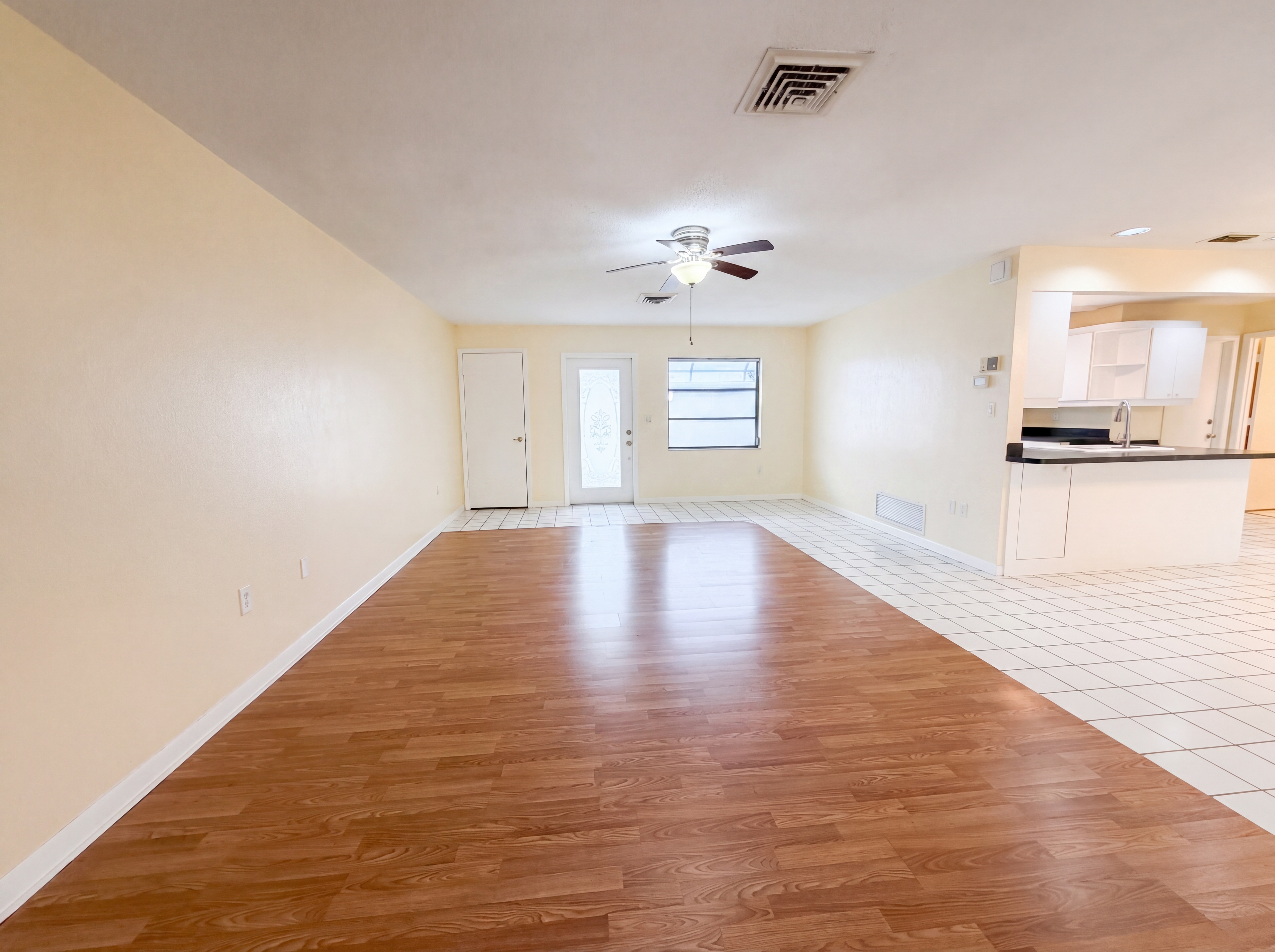 Photo 8 of 39 of 1301 Lucaya Ave, Venice, FL