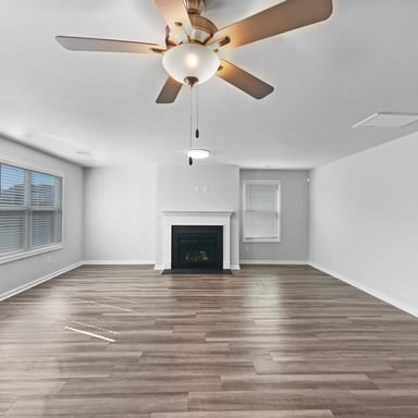Property photo 2 of 108 W Compass Way