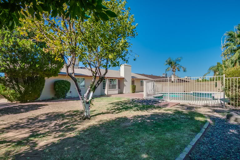 Photo 5 of 36 - 15 E Muriel Dr, Phoenix, AZ 85022