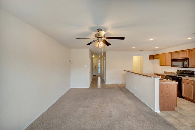 Photo 4 of 20 - 10731 Deauville Dr, Fort Worth, TX 76108