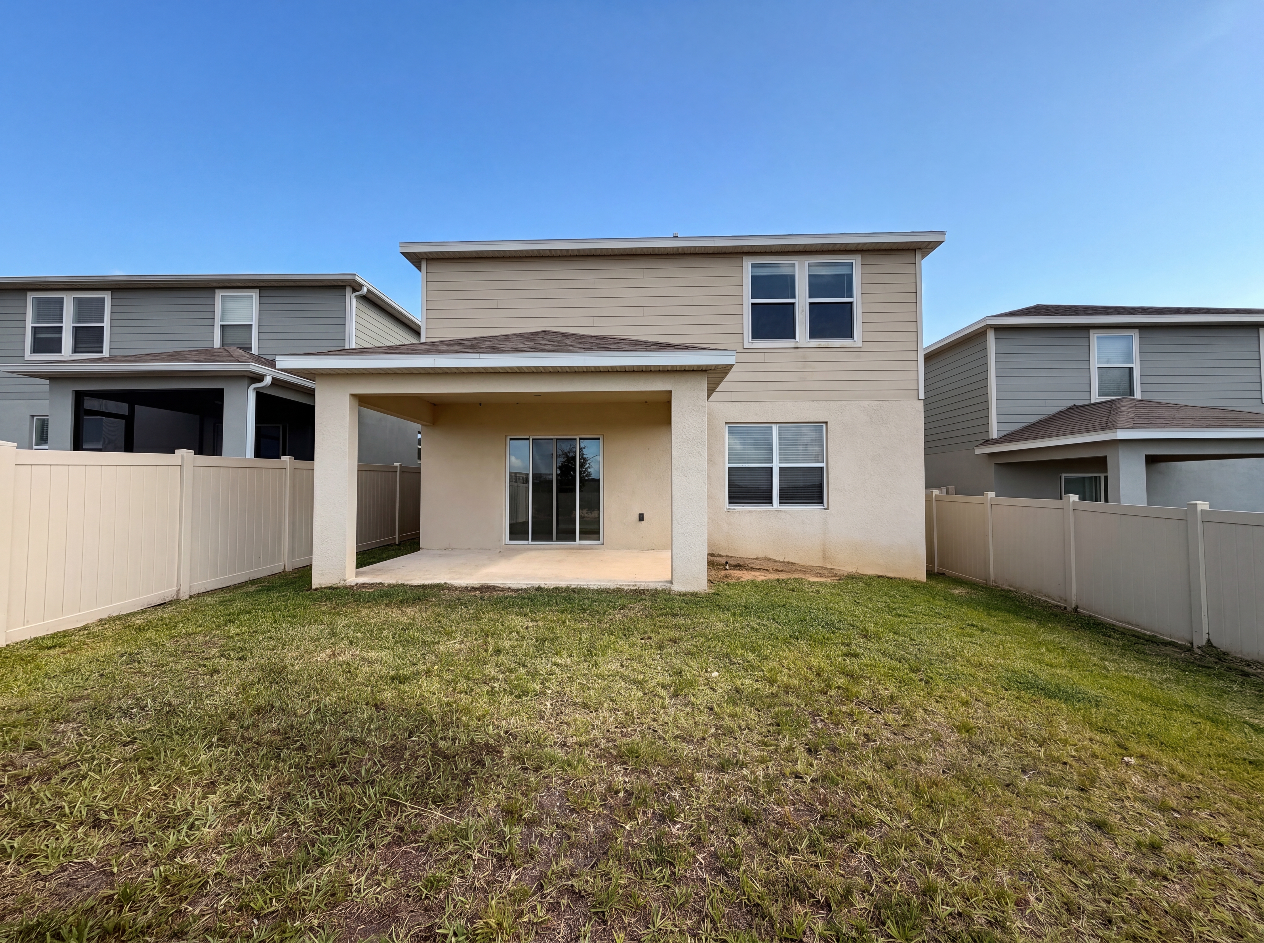 Photo 5 of 24 of 7768 Syracuse Dr, Clermont, FL