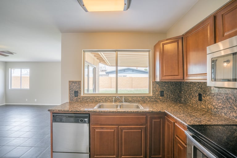 Photo 6 of 22 - 5732 W Michelle Dr, Glendale, AZ 85308