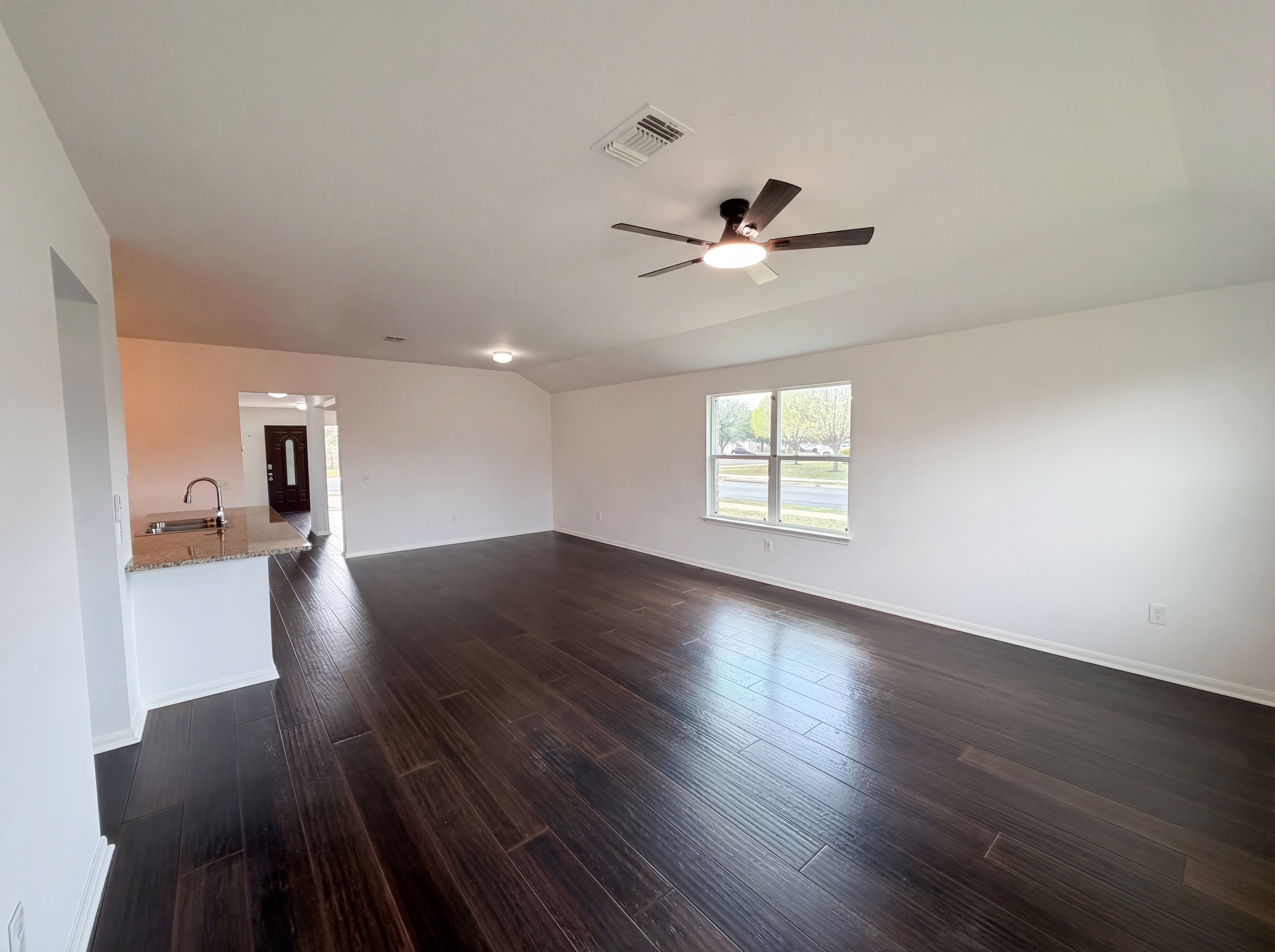 Photo 3 of 23 of 201 Camellia Dr, Hutto, TX