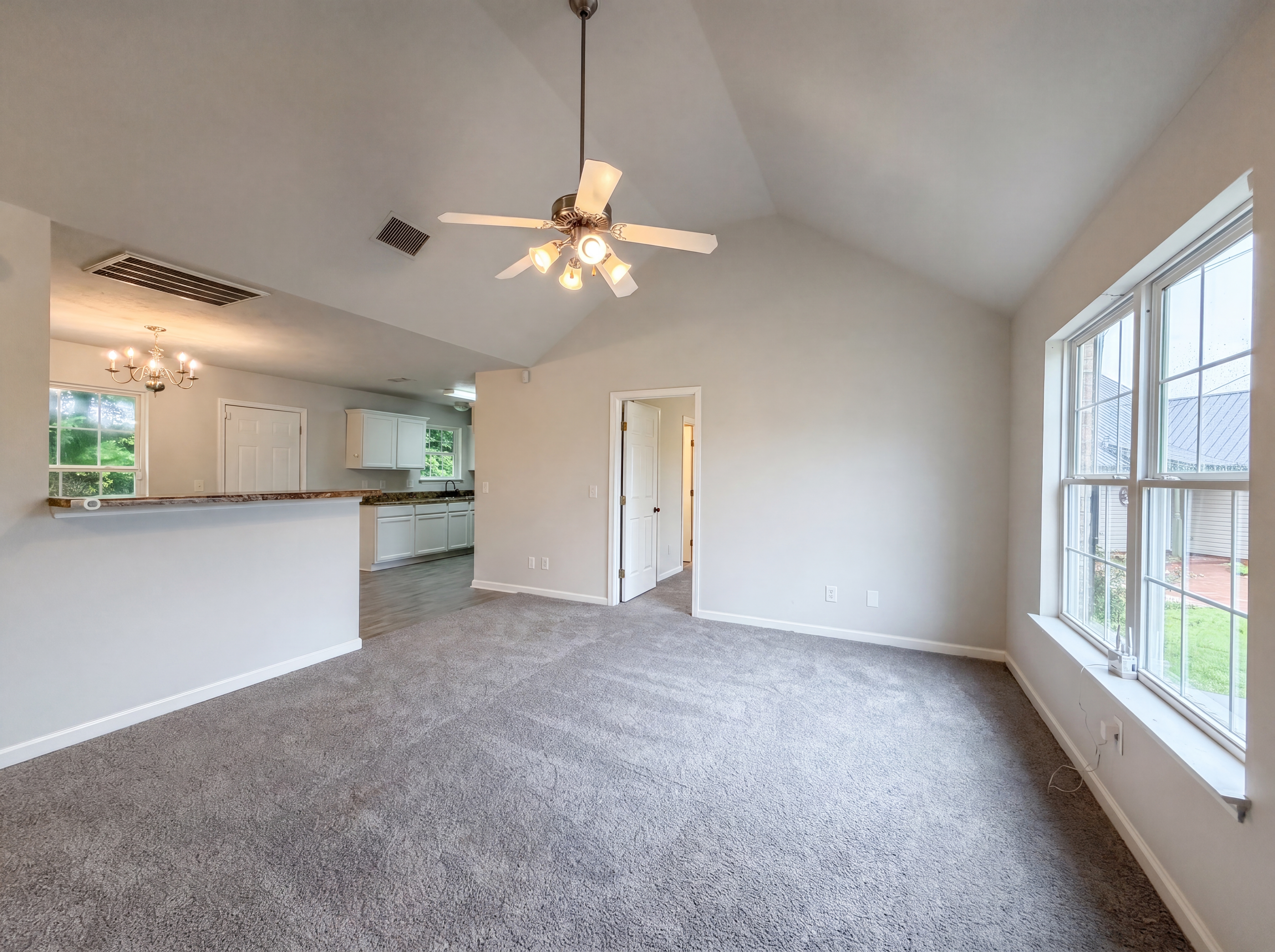Photo 3 of 21 of 1125 Sima Shabat Ct, La Vergne, TN