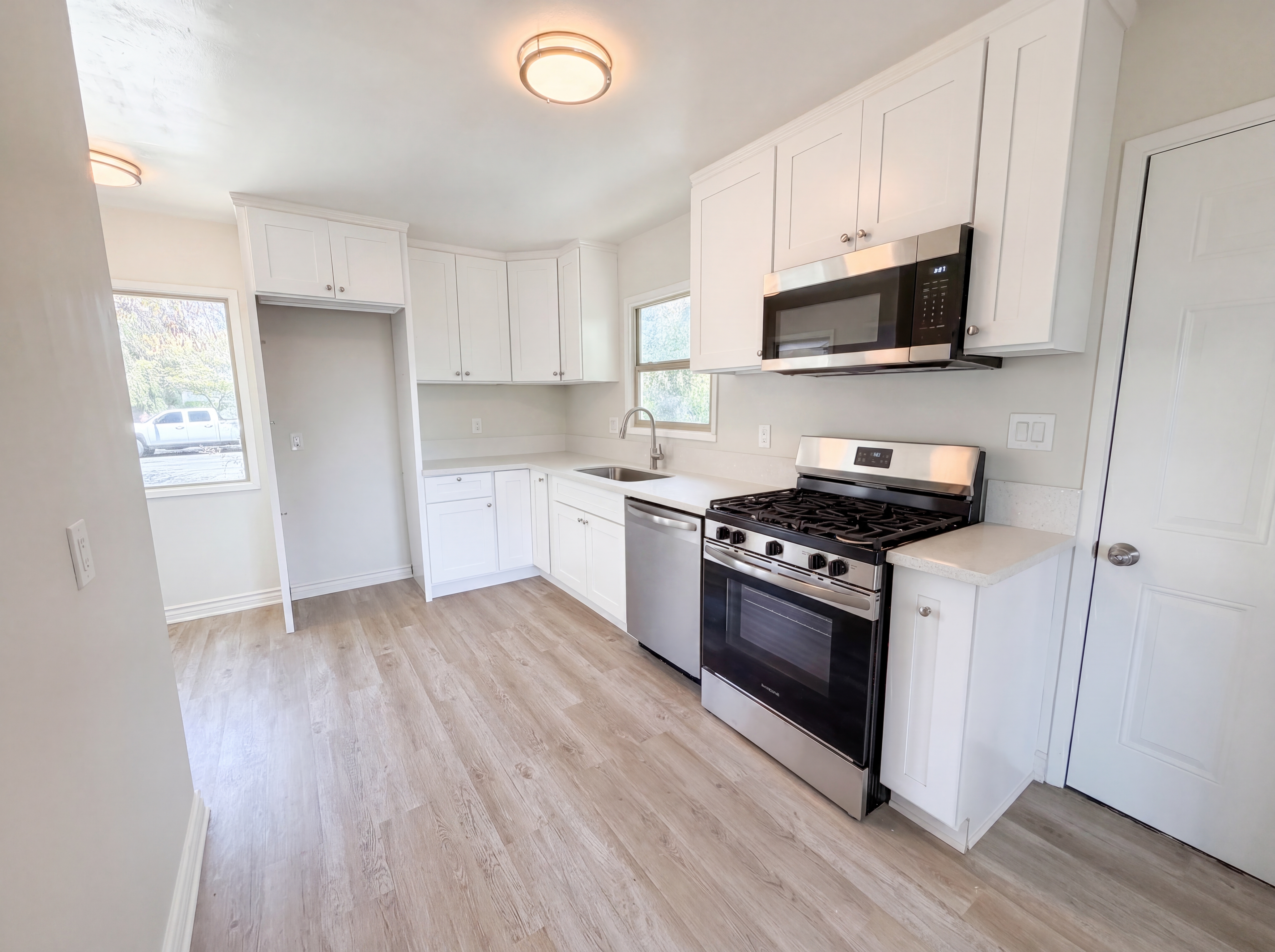 Photo 2 of 16 of 5219 Irwin Ave, San Diego, CA