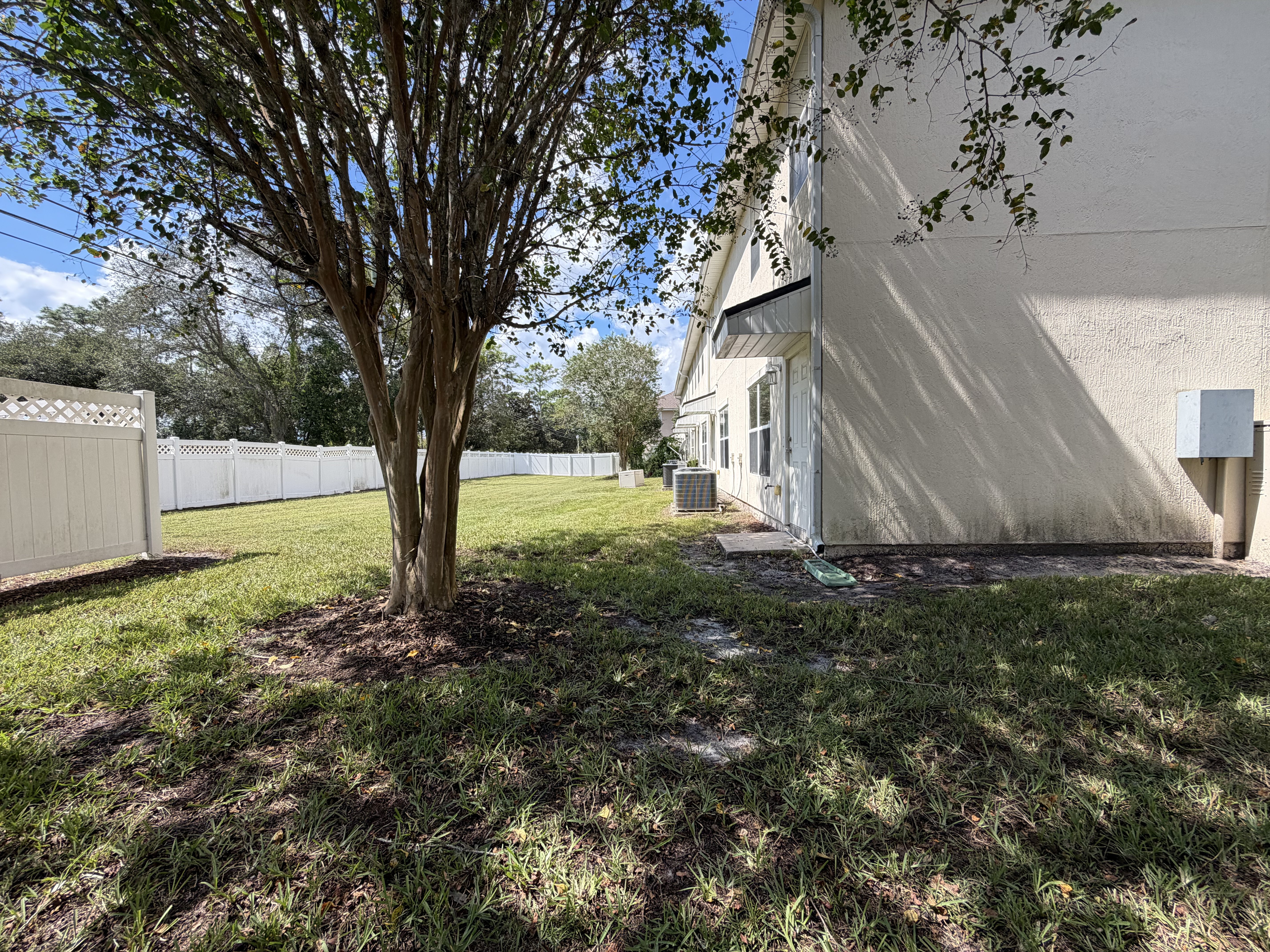 Photo 13 of 15 of 1211 Southern Stream Ct, Saint Johns, FL