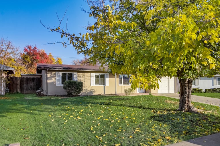 Photo 11 of 26 - 3660 Buhler Way, North Highlands, CA 95660