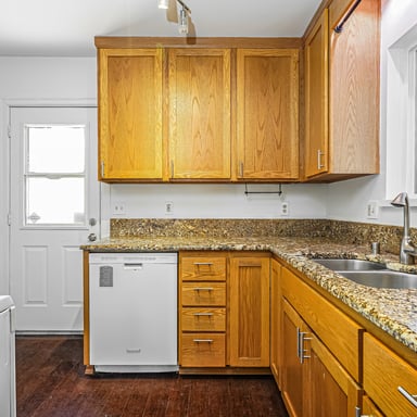 Property photo 2 of 3627 S Monroe St