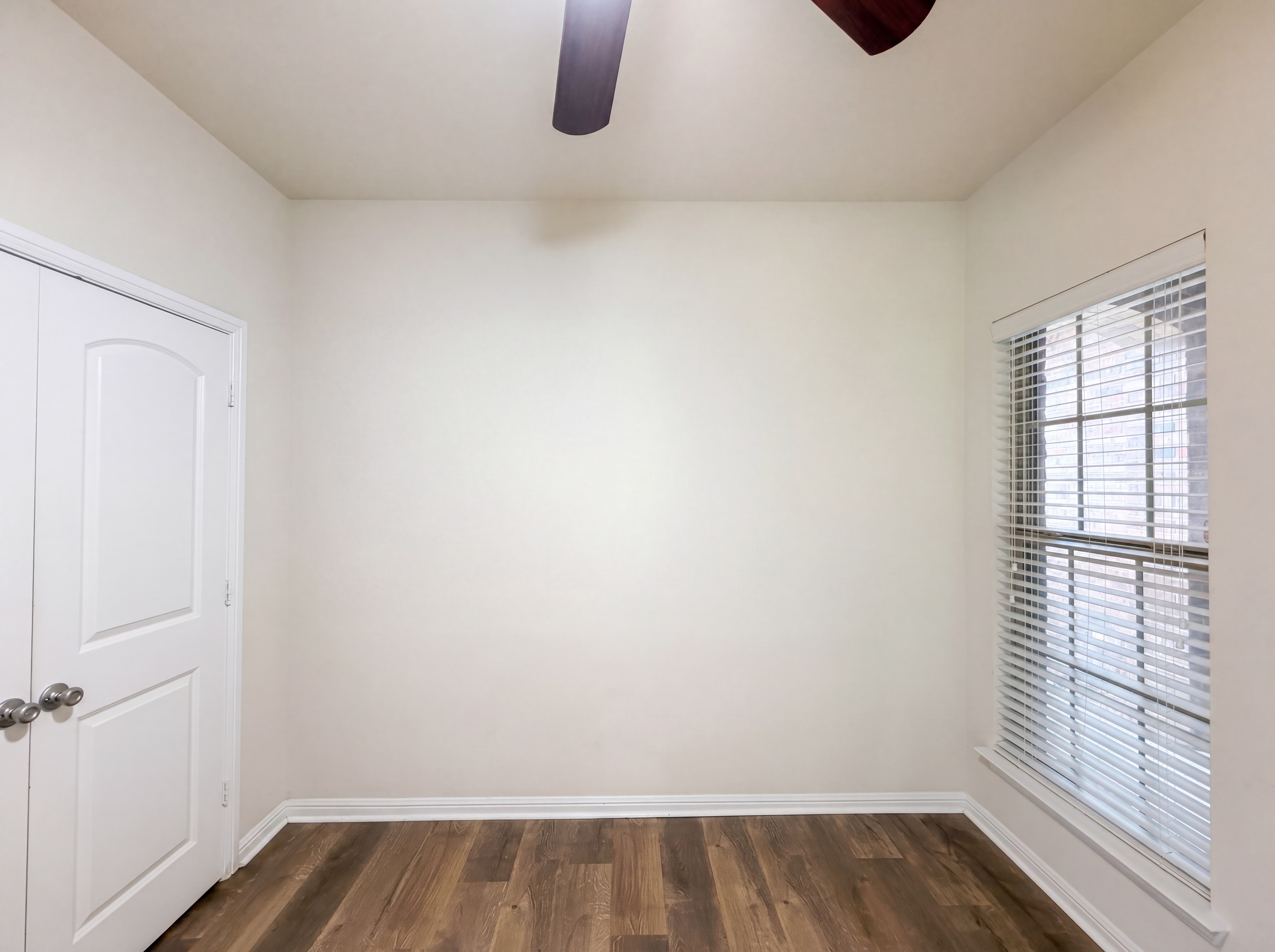 Photo 10 of 23 of 1124 Terrace View Dr, Fort Worth, TX