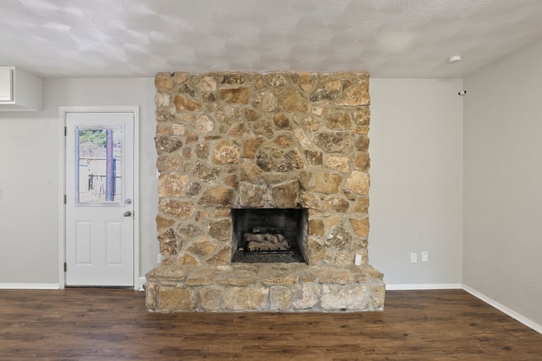Photo 24 of 26 - 1707 Chip N Dale Dr, Arlington, TX 76012