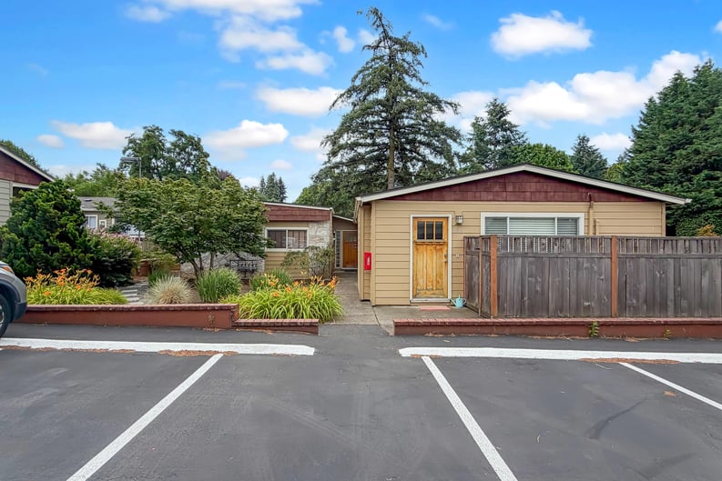 Property photo 1 of 122 SE 73rd Ave