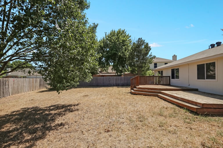 Photo 5 of 24 - 8567 Garden Springs Dr, Fort Worth, TX 76123