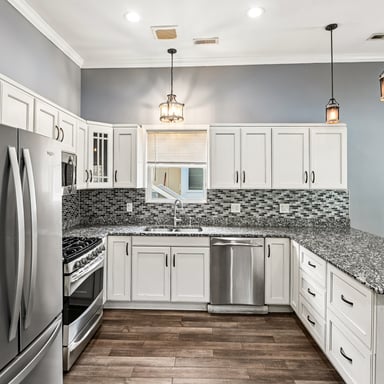 Property photo 2 of 821 W Jackson St