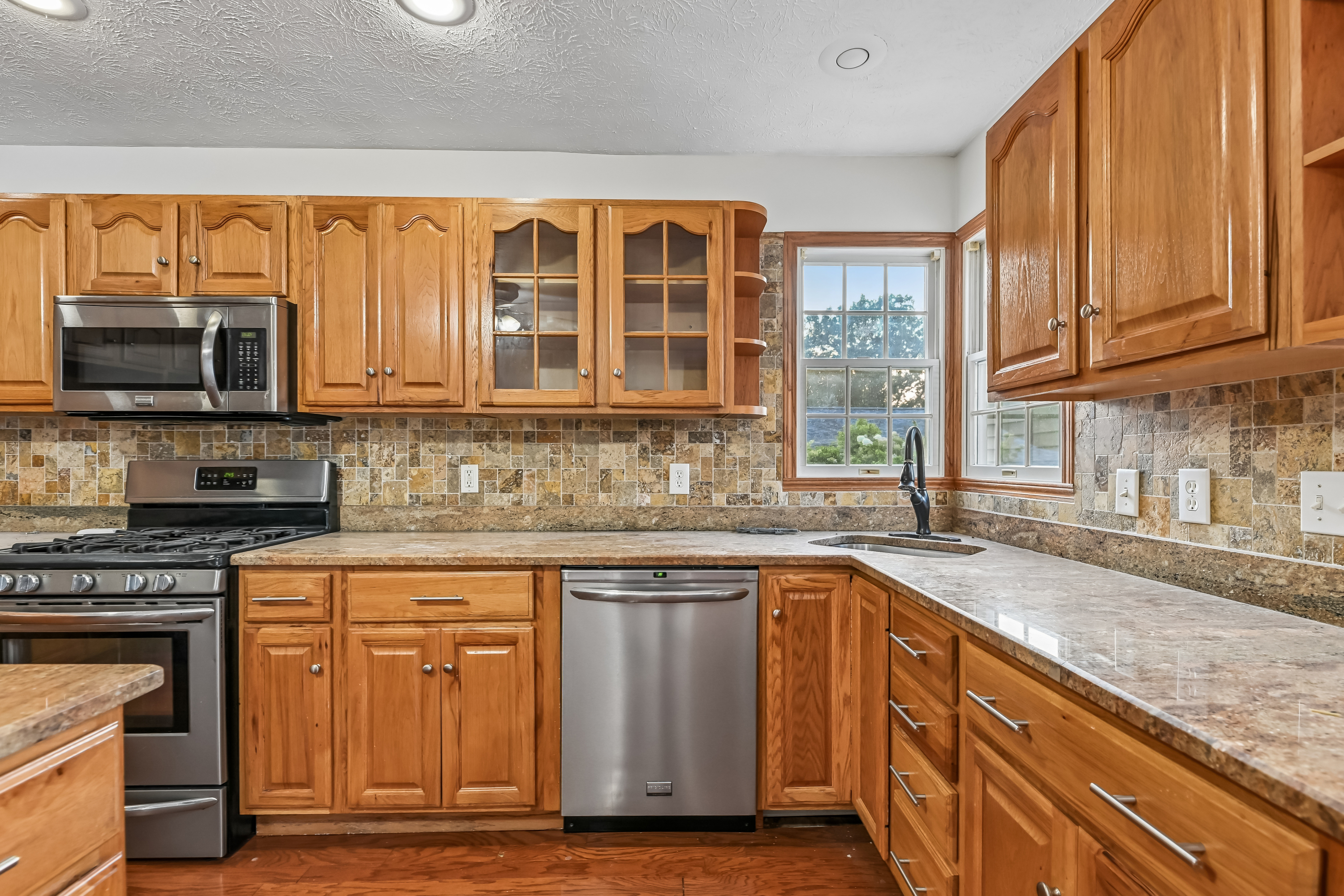 Photo 31 of 42 of 2145 Overland Ave NE, Warren, OH