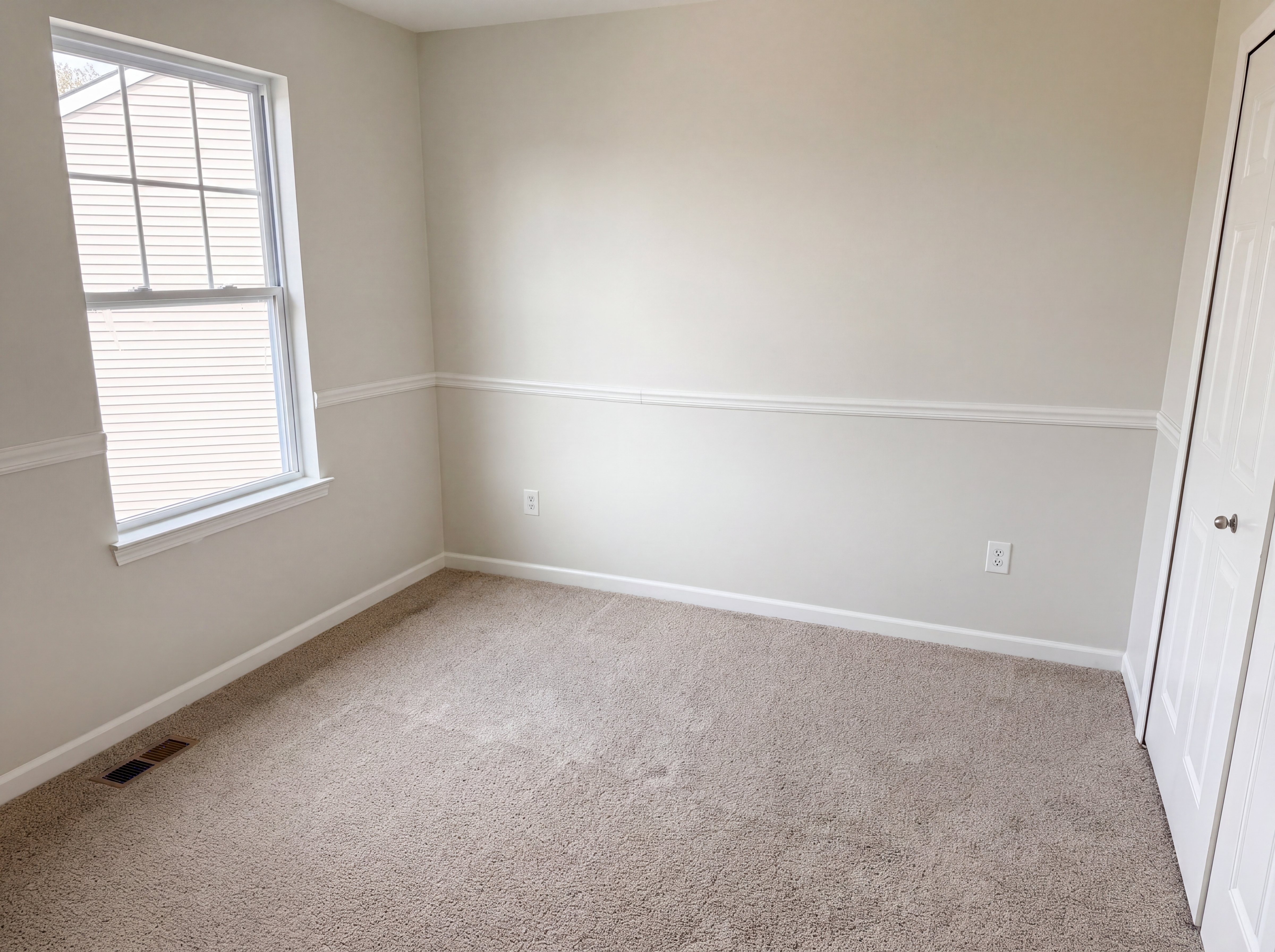 Photo 14 of 44 of 42824 Greystone Dr, Sterling Heights, MI