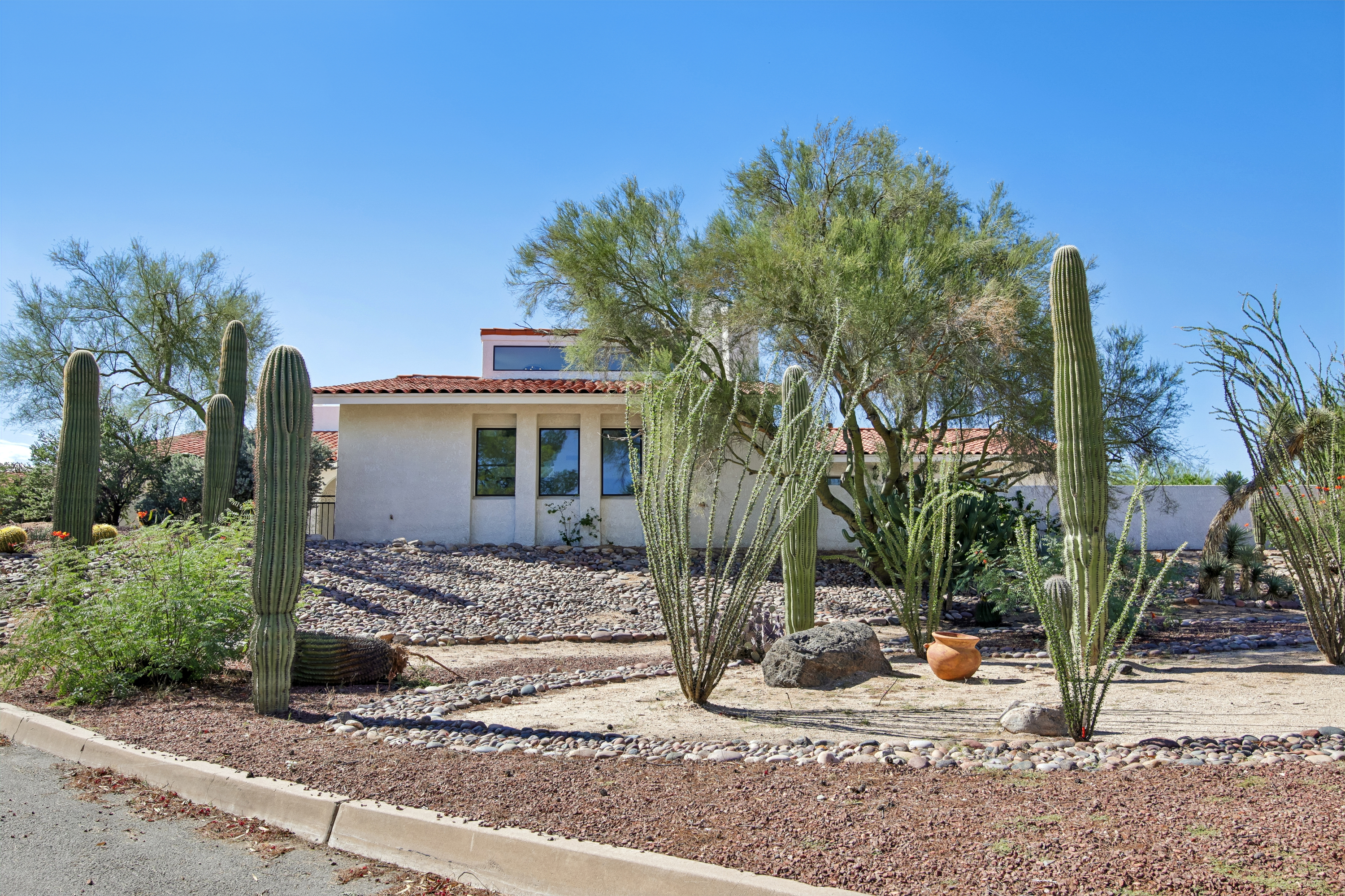 Photo 7 of 46 of 8331 N Rose Marie Ln, Tucson, AZ