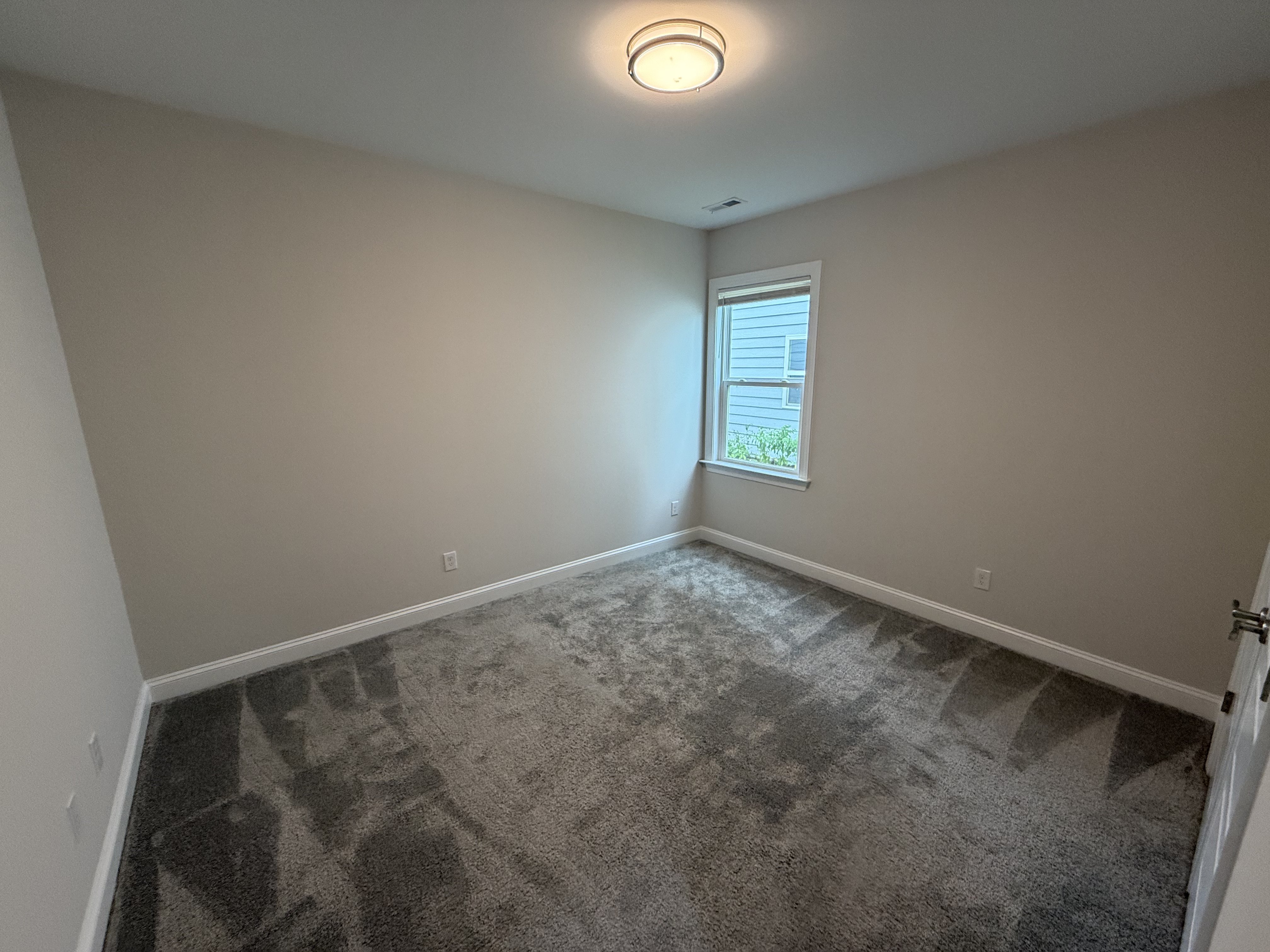 Photo 23 of 36 of 6109 Balham Ct, Charlotte, NC
