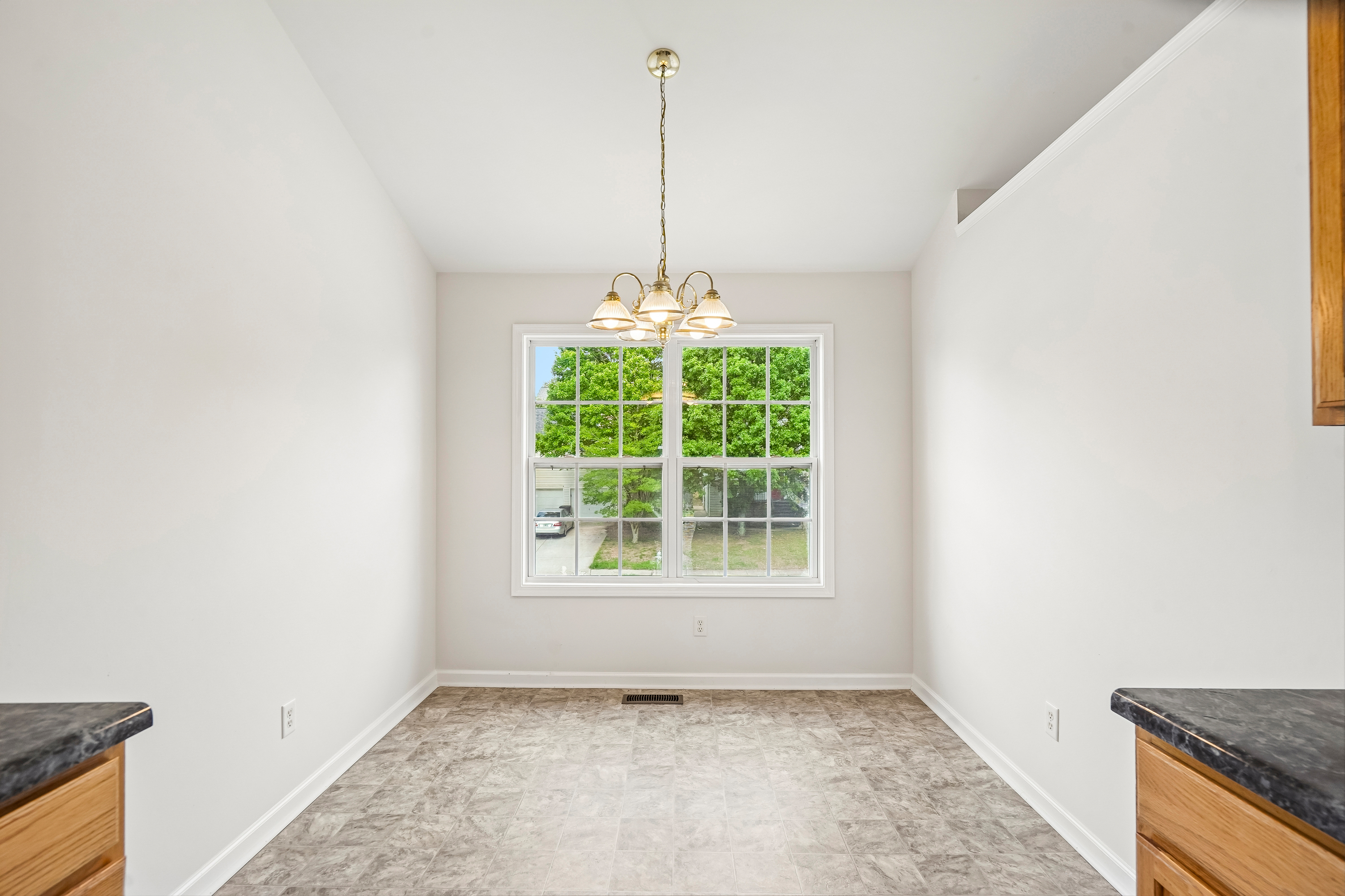 Photo 13 of 31 of 6550 Snowbird Ln, Douglasville, GA
