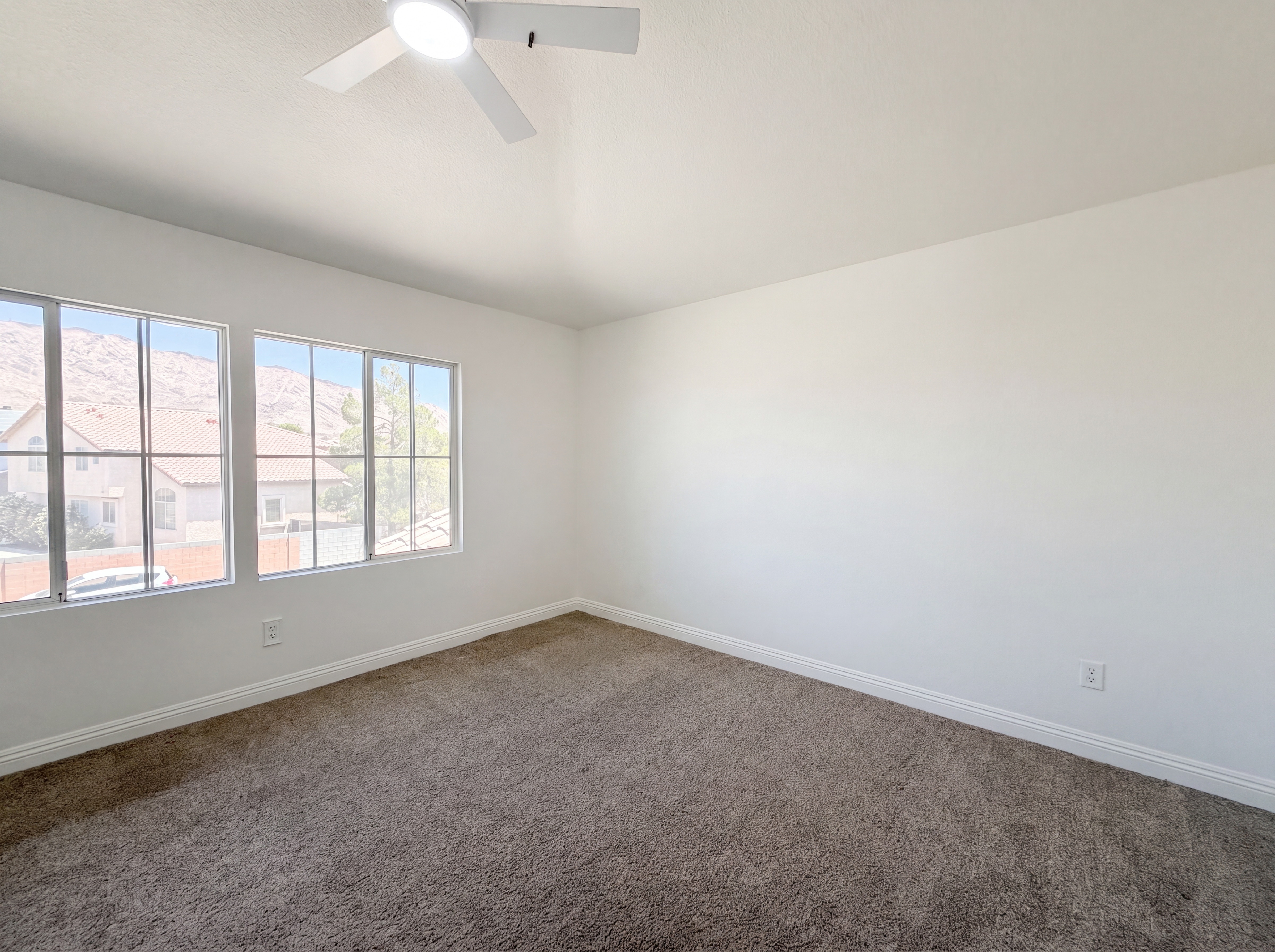 Photo 18 of 27 of 6335 Pavestone Ln, Las Vegas, NV