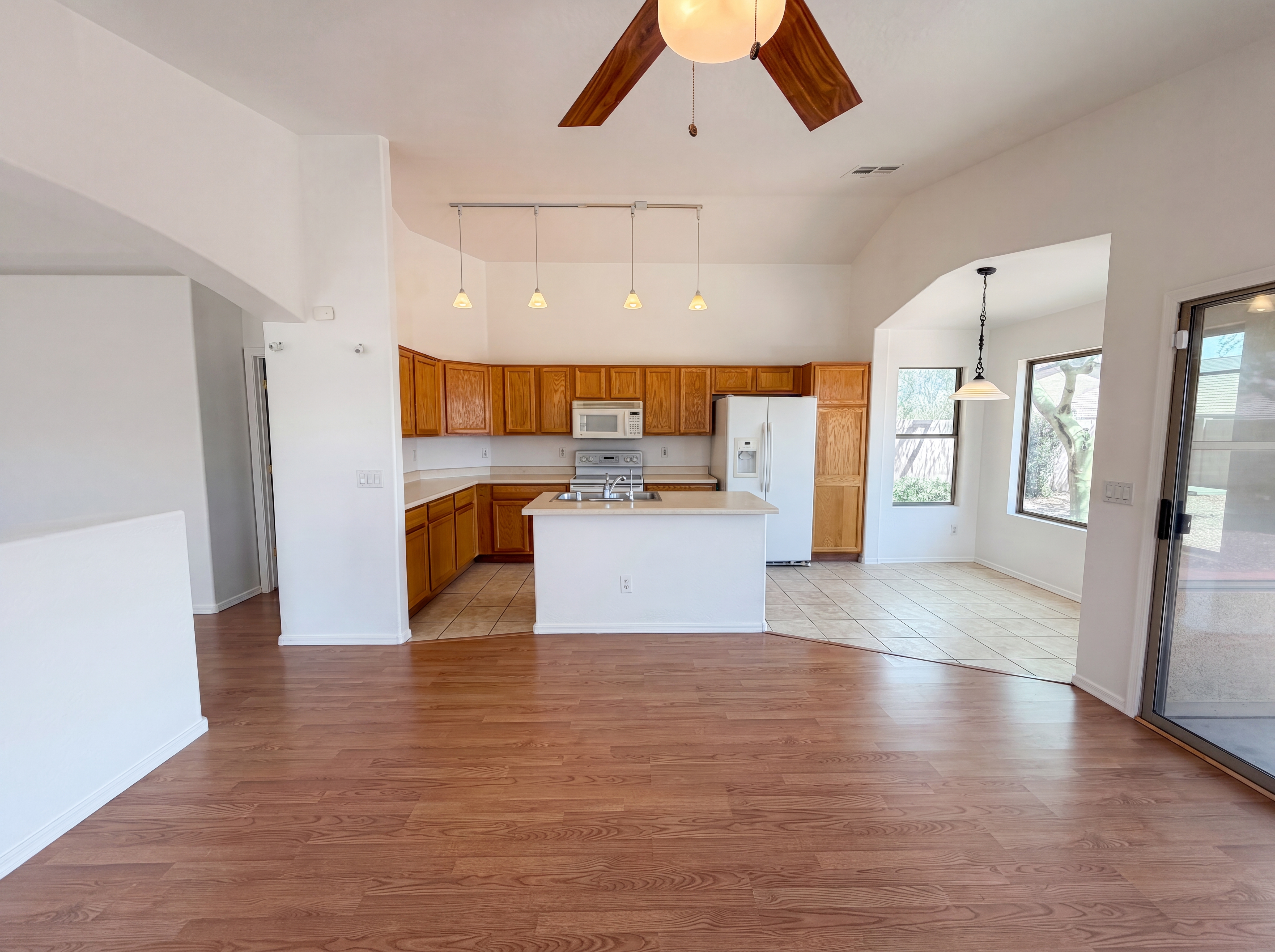 Photo 7 of 27 of 15861 W Papago St, Goodyear, AZ