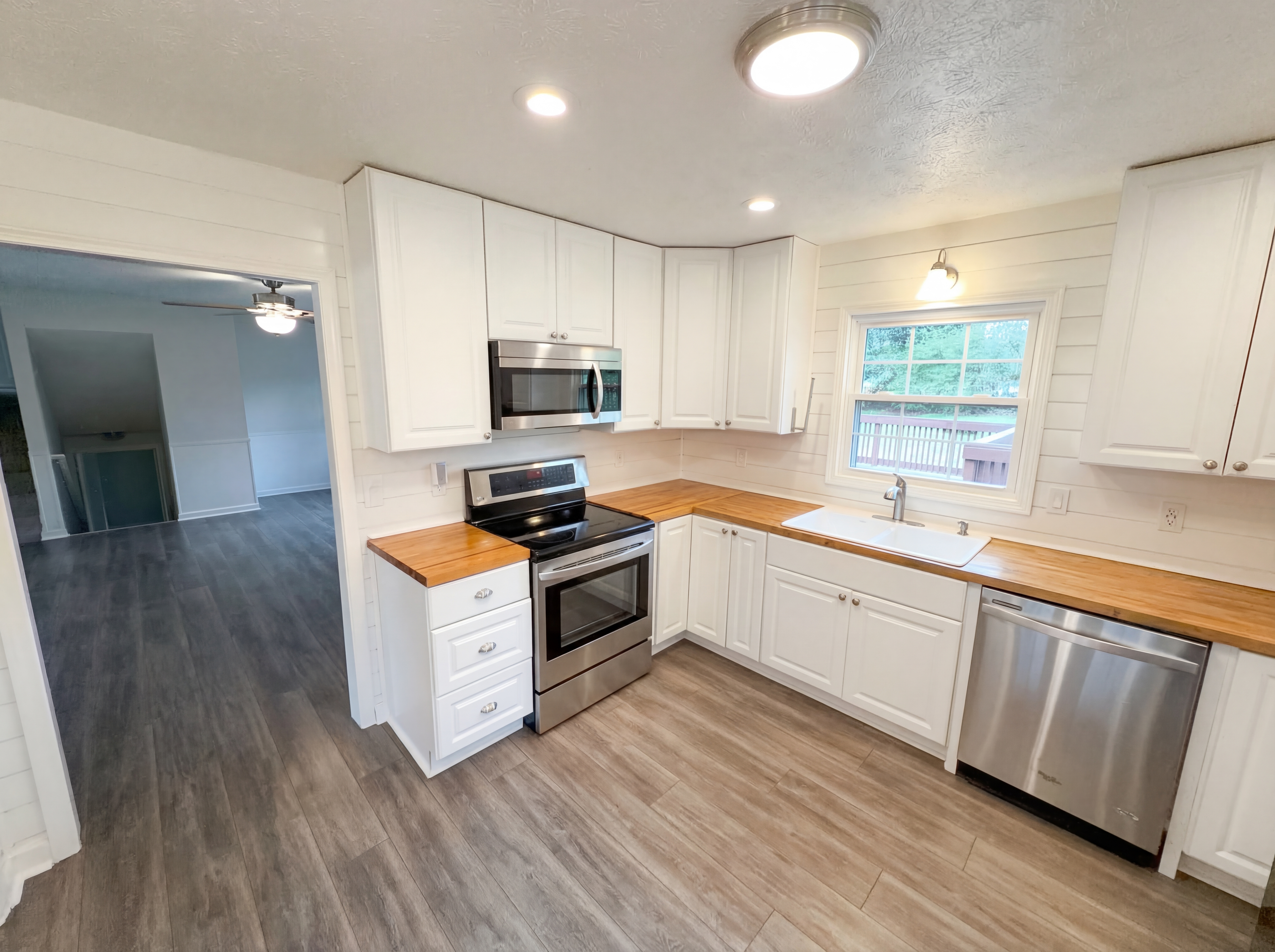Photo 20 of 55 of 1272 Owen Cir, Sugar Hill, GA
