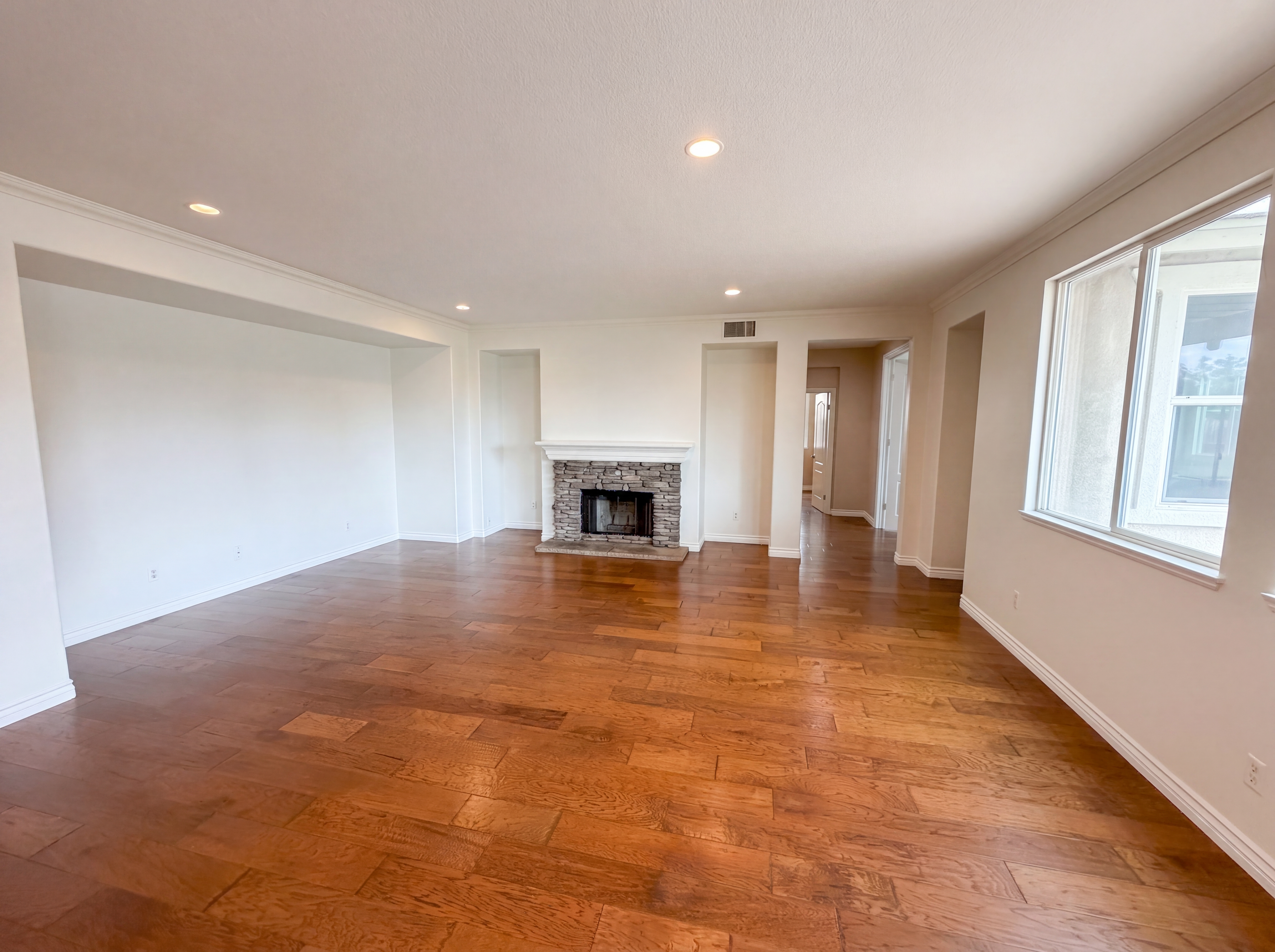 Photo 3 of 40 of 5737 Rosecroft Ct, Rancho Cucamonga, CA