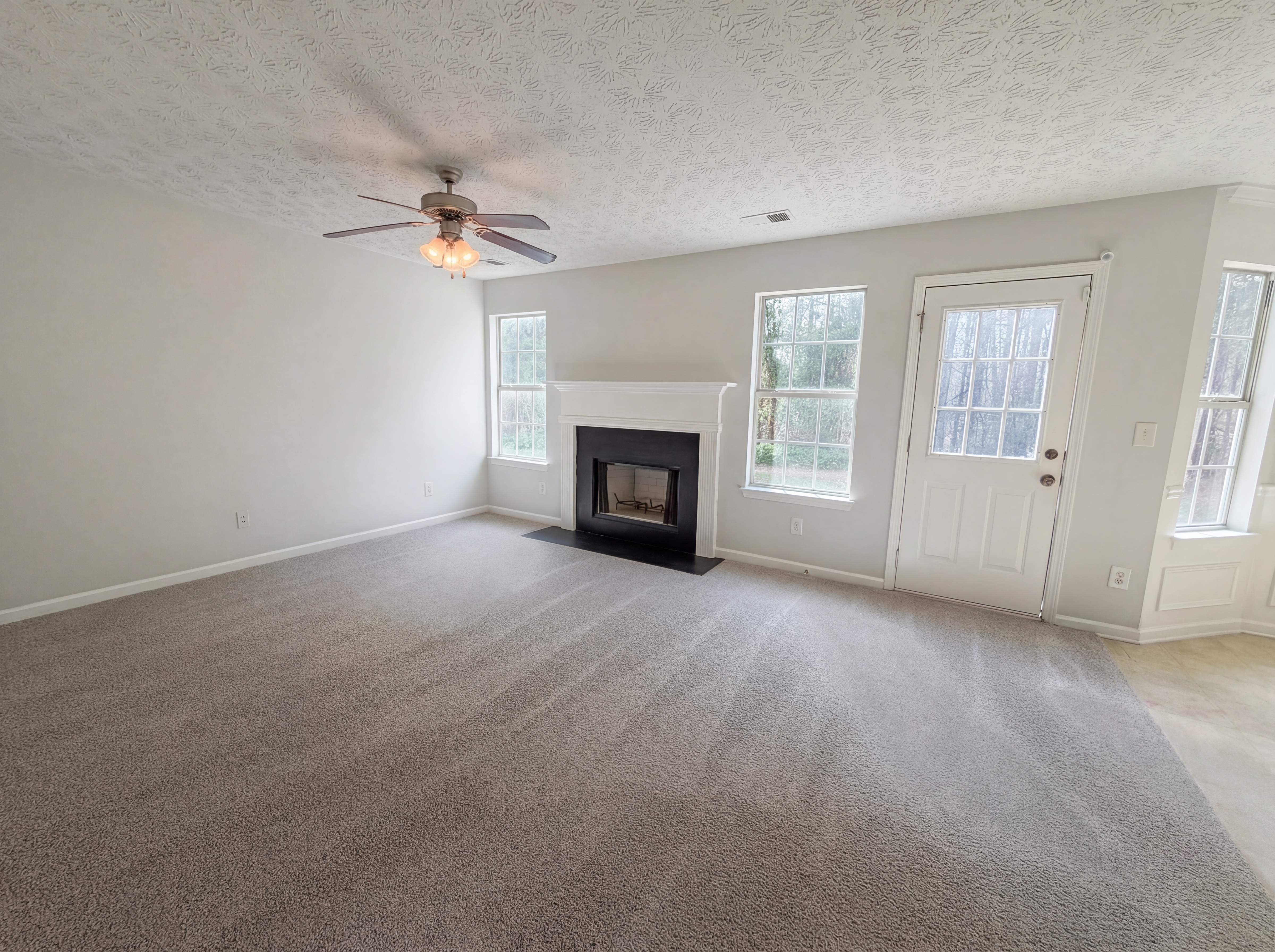 Photo 12 of 28 of 6497 Snowden Dr, Atlanta, GA