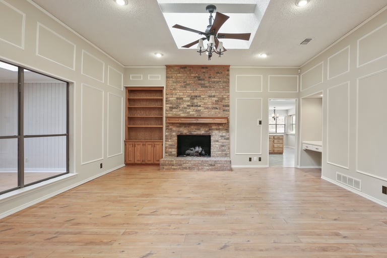 Photo 4 of 26 - 2009 Iron Horse Ct, Arlington, TX 76017